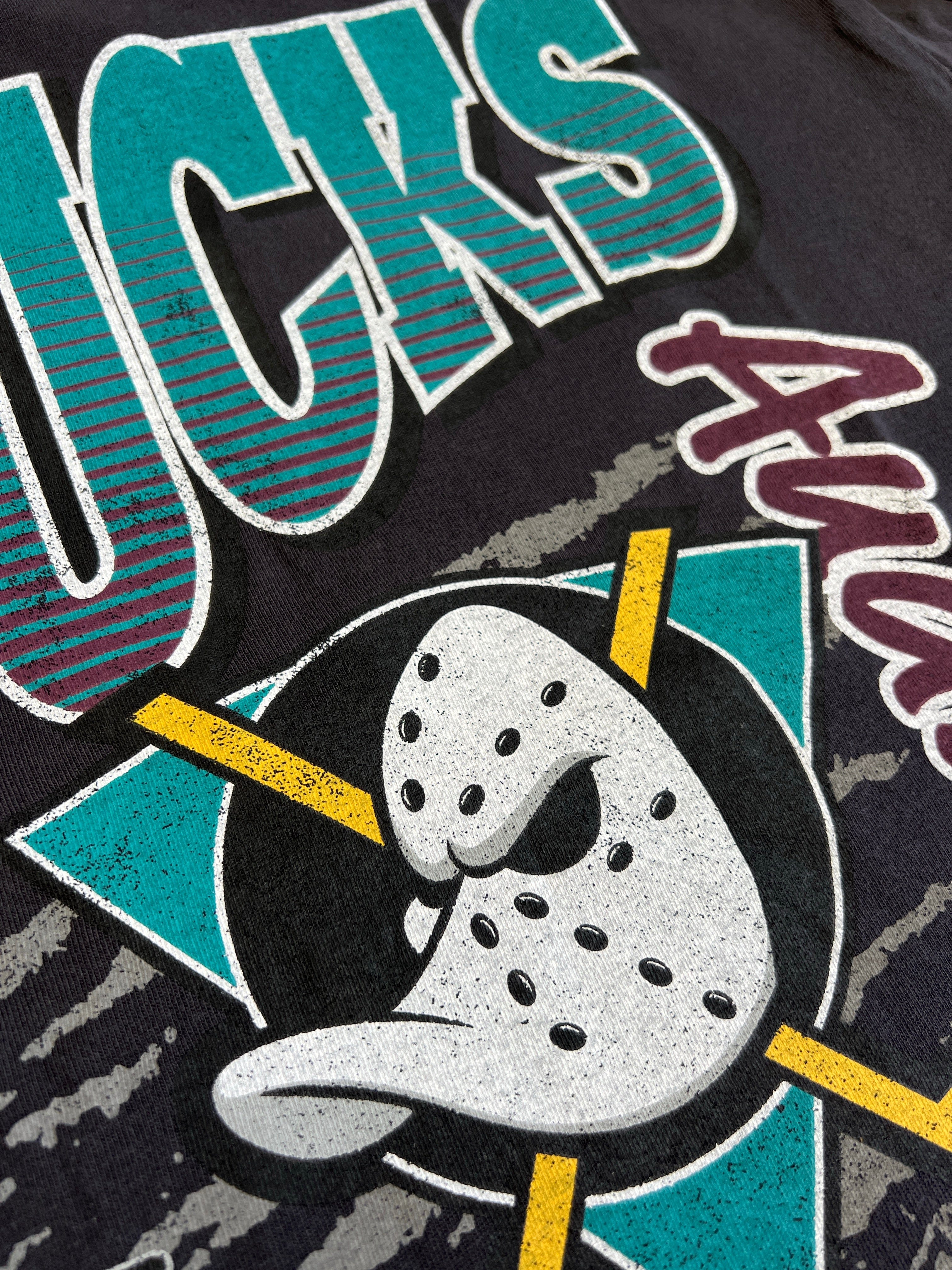 Mitchell And Ness T-Shirts Anaheim Ducks Mitchell & Ness NHL Graphic Vintage T-Shirt - Overdyed Black
