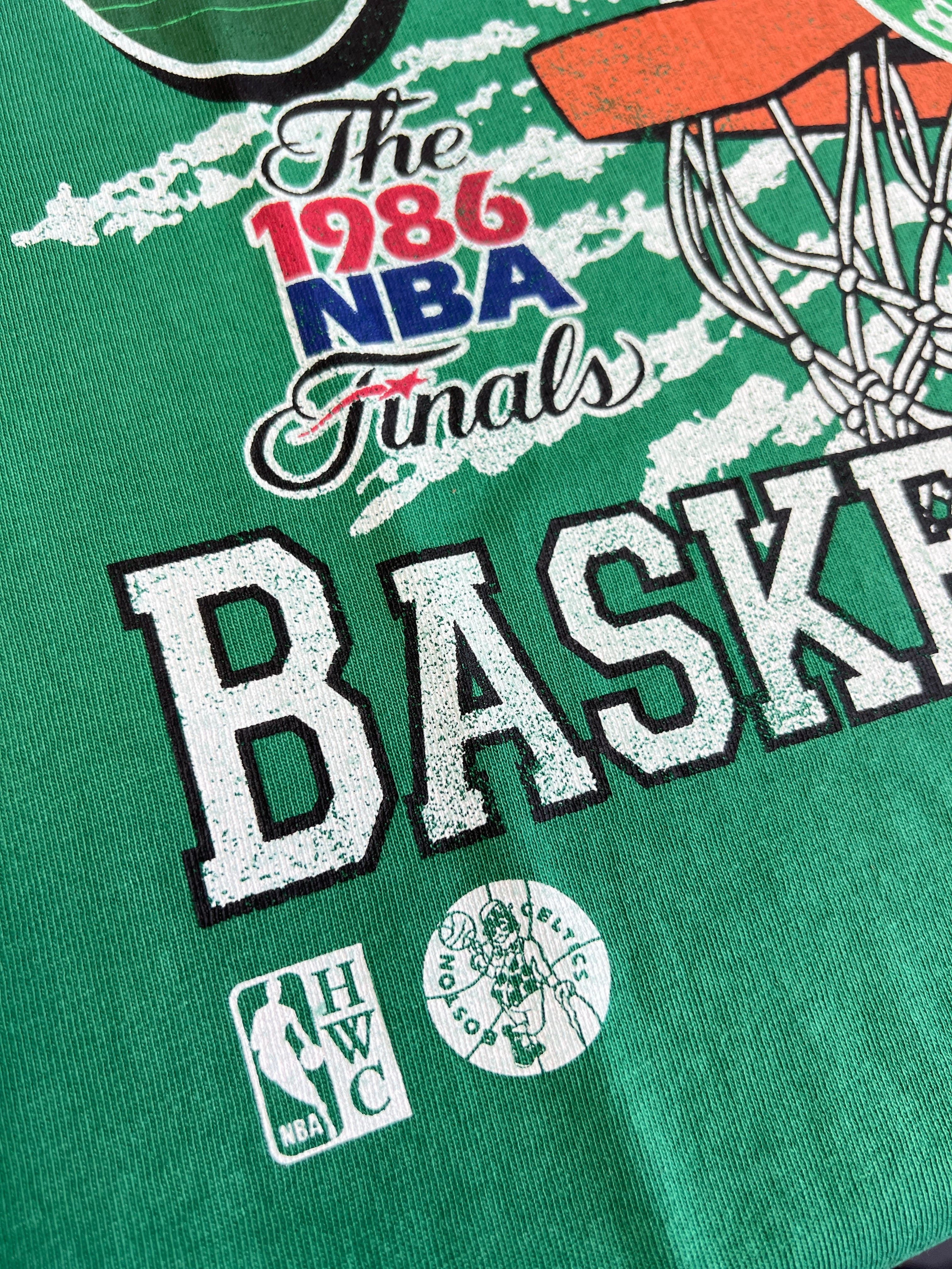 Mitchell And Ness T-Shirts Boston Celtics Mitchell & Ness NBA Basketed Vintage T-Shirt - Kelly Green