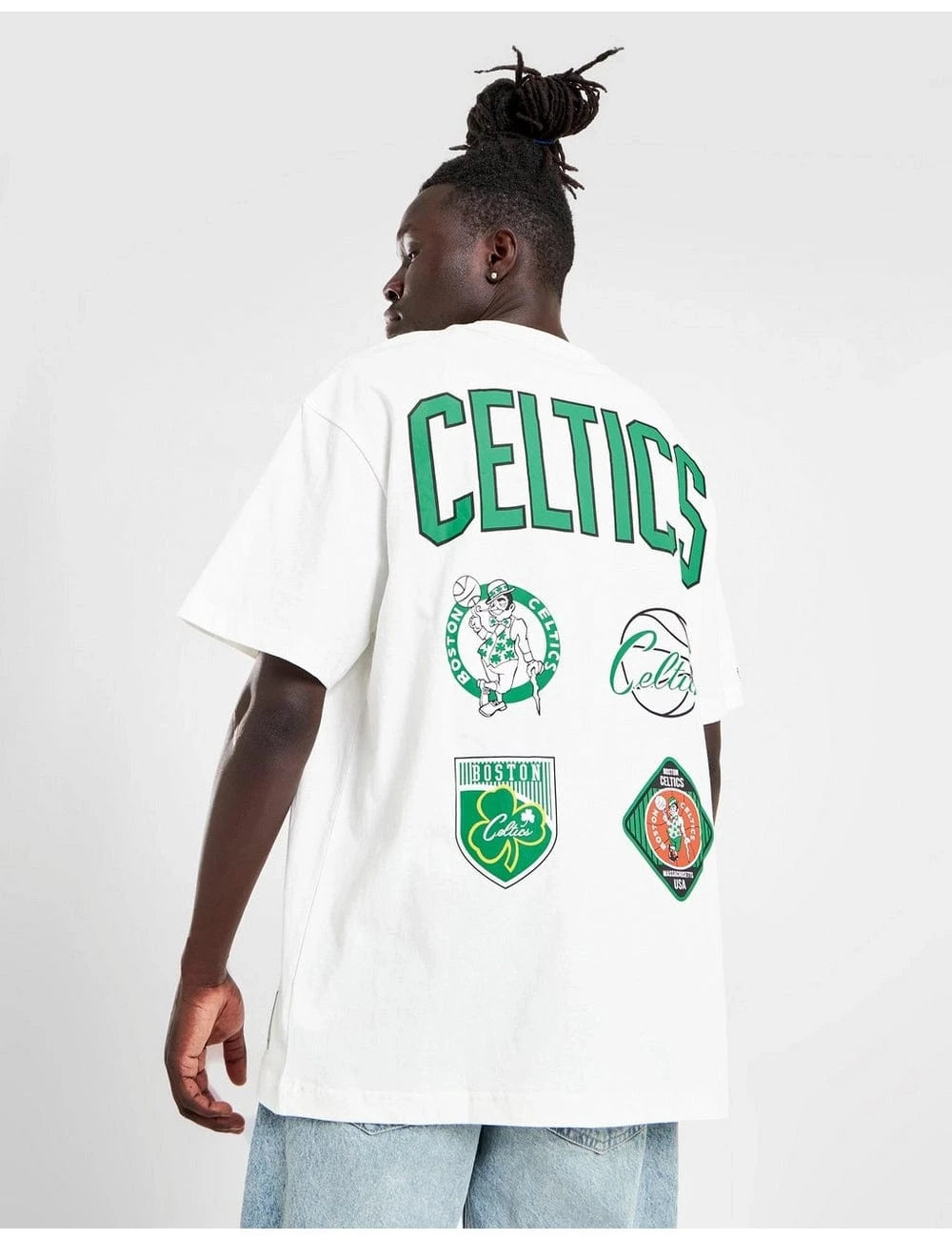 Mitchell And Ness T-Shirts Boston Celtics Mitchell & Ness NBA Script Patch Arch Vintage T-Shirt - Vintage White