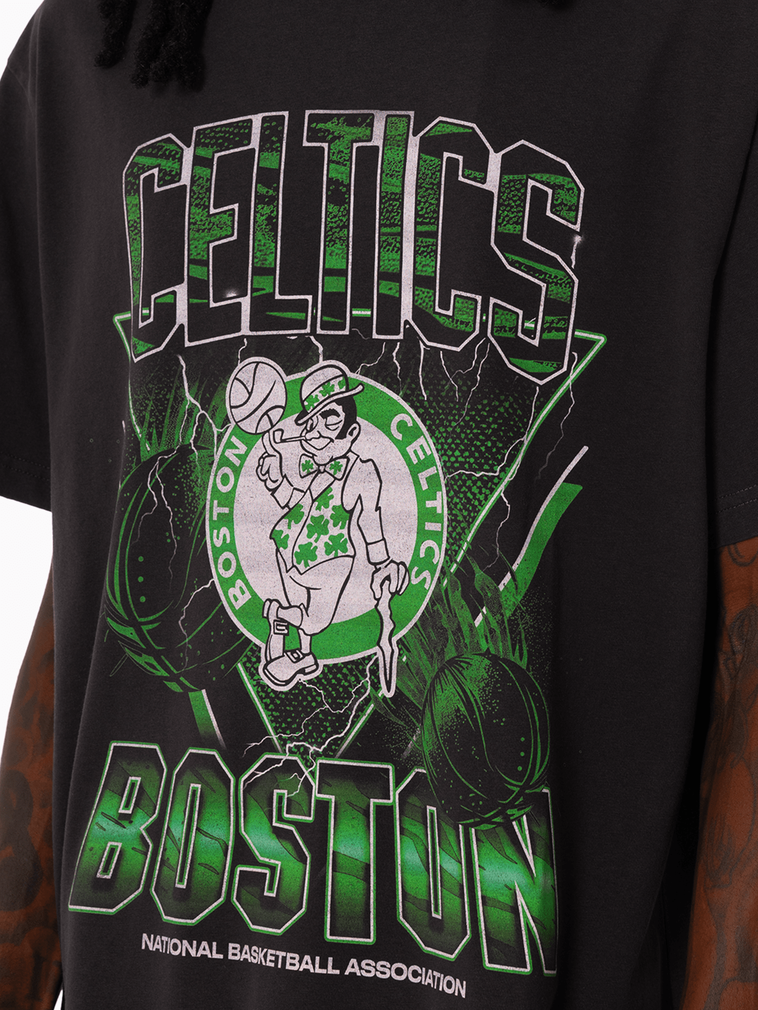 Mitchell And Ness T-Shirts Boston Celtics Mitchell & Ness NBA Trigon Vintage T-Shirt - Overdyed Black
