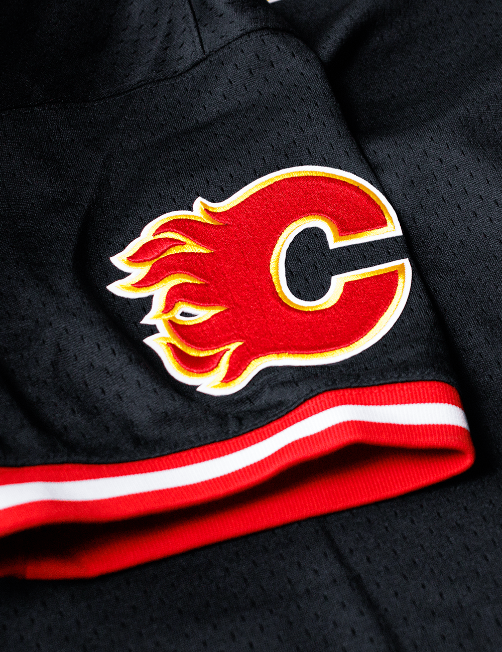 Pro Standard T-Shirts Calgary Flames Pro Standard NHL Team Mesh Short Sleeve - Black