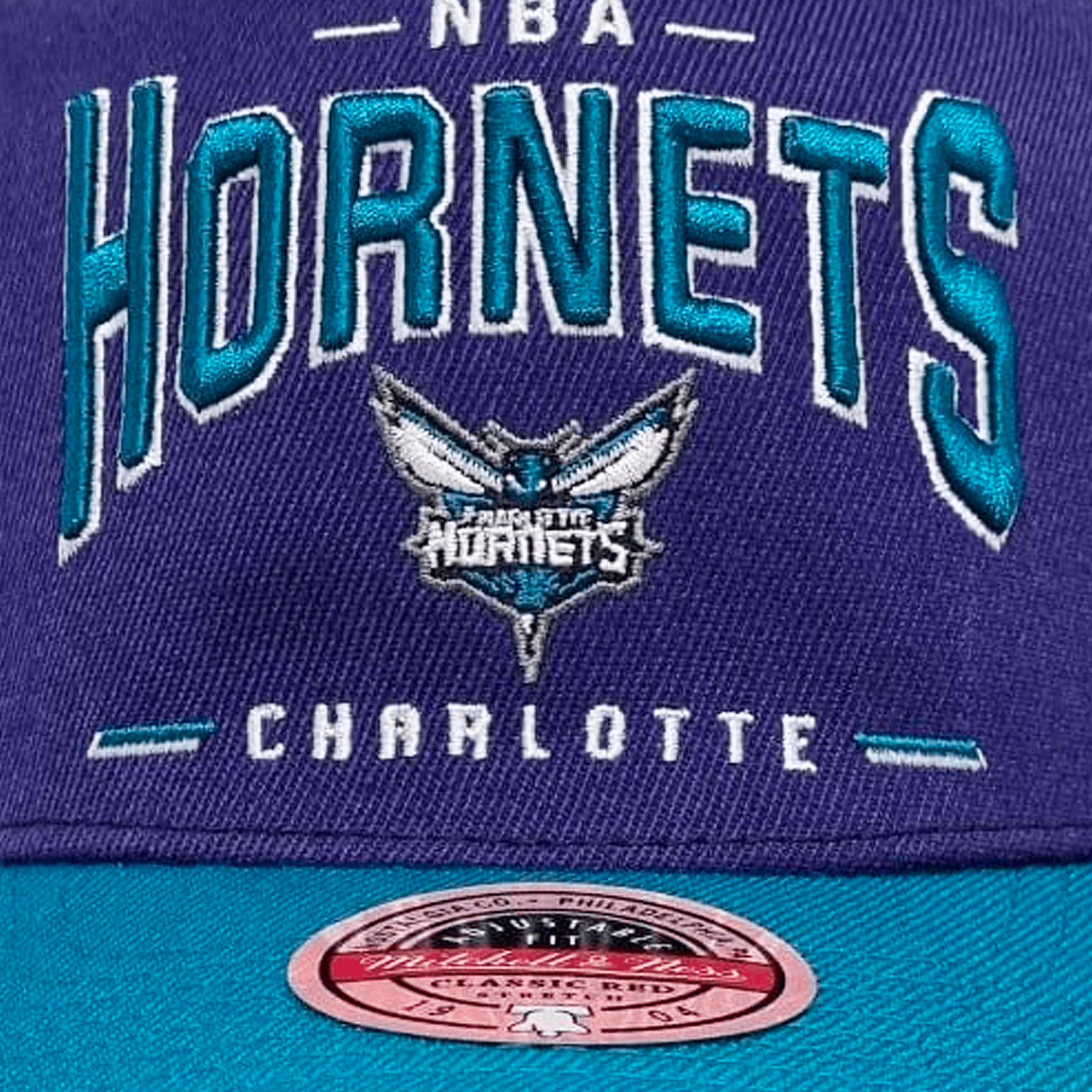 Mitchell And Ness Caps Charlotte Hornets Mitchell & Ness NBA Headline Arch Classic Red Snapback Hat