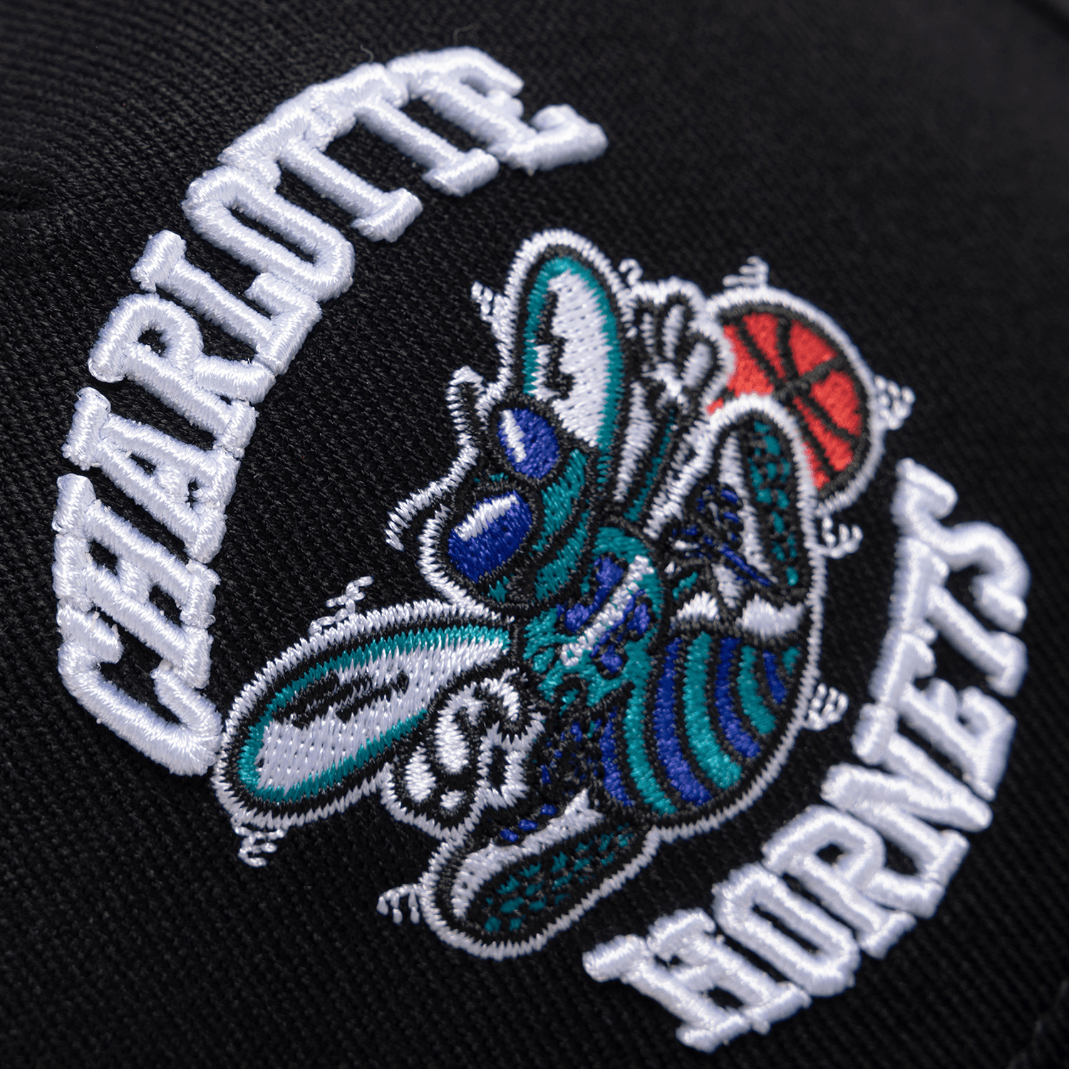 Mitchell And Ness Caps Charlotte Hornets Mitchell & Ness NBA HWC Classic Red Snapback Hat - Black