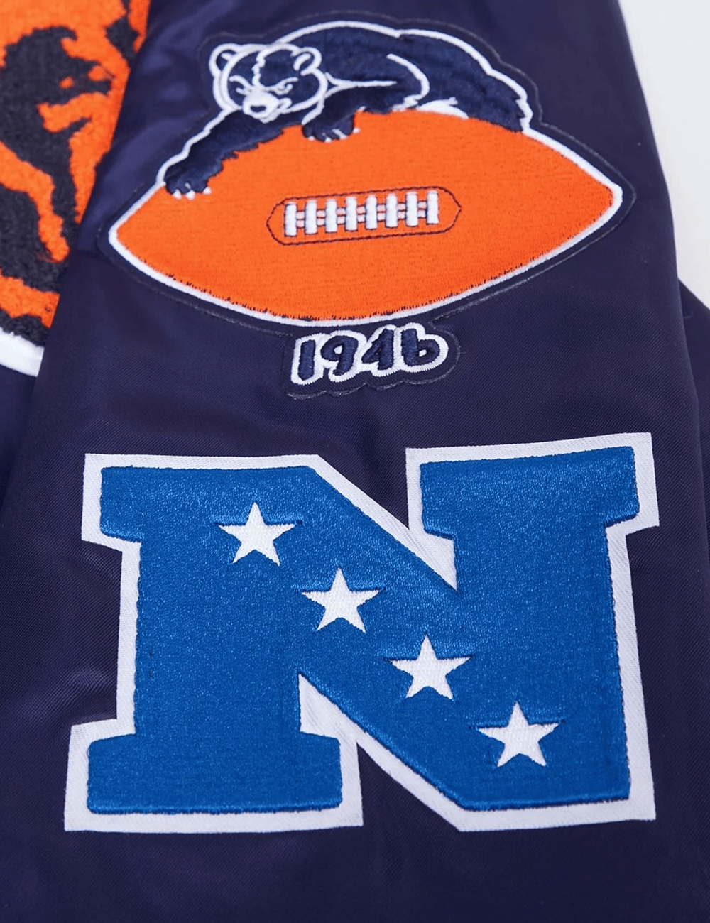 Pro Standard Jackets Chicago Bears Pro Standard NFL Retro Classic Lightweight Satin Jacket - Navy
