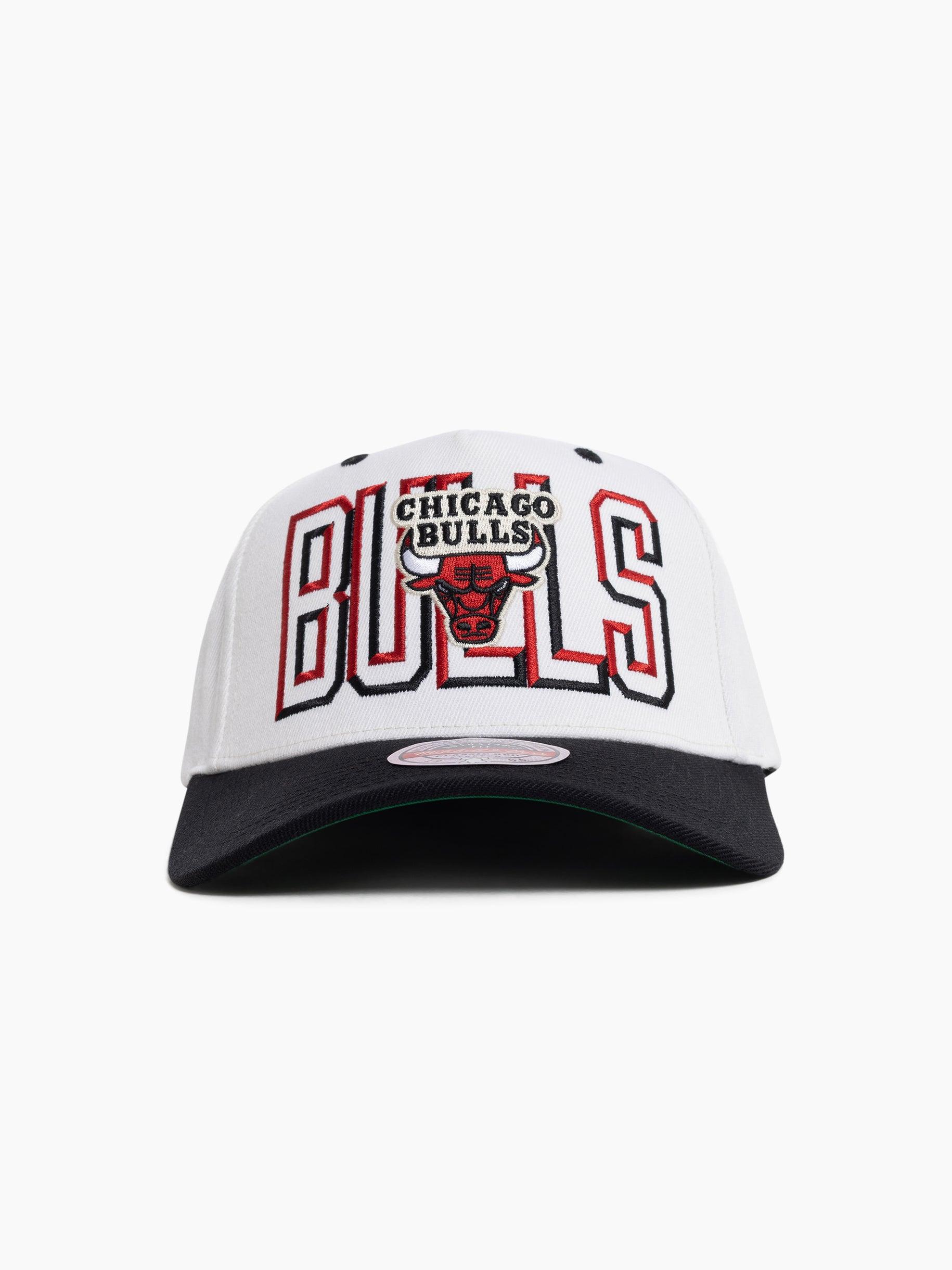 Mitchell And Ness Caps Chicago Bulls Mitchell & Ness NBA Bevel Classic Red Snapback Hat - White