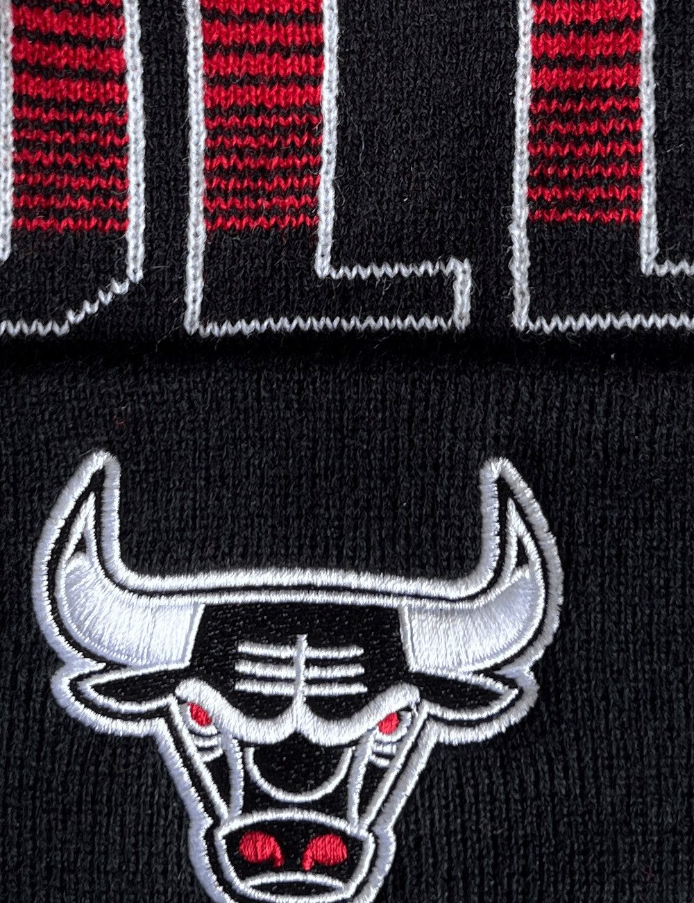 Mitchell And Ness Beanies Chicago Bulls Mitchell & Ness NBA Burst Knit Beanie - Black