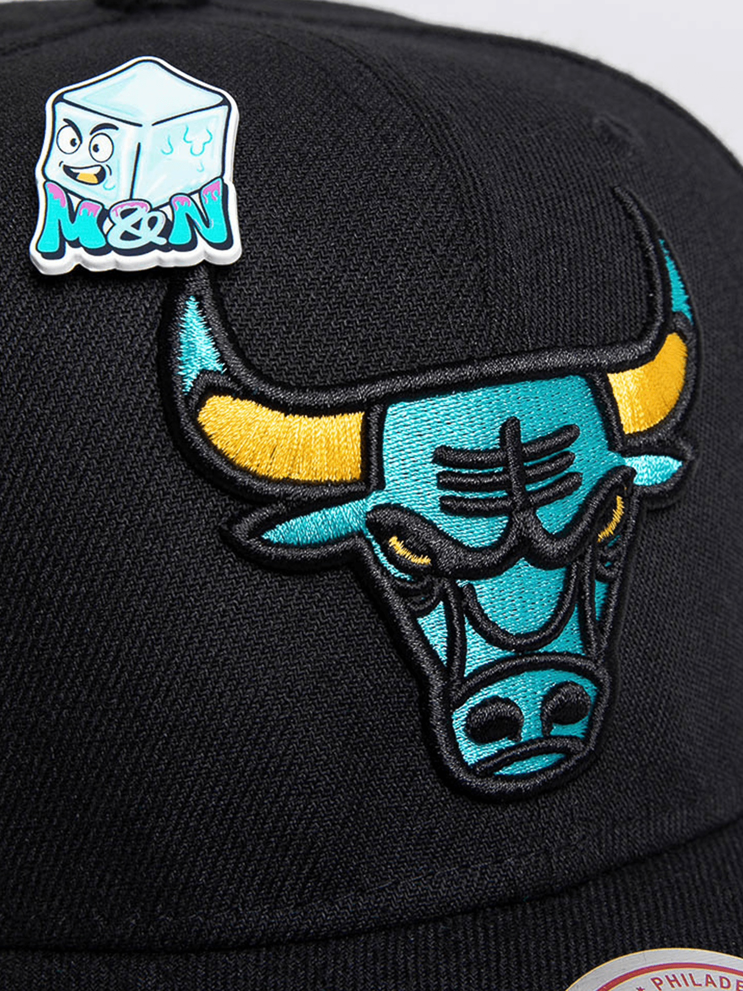 Mitchell And Ness Caps Chicago Bulls Mitchell & Ness NBA Ice Cold Pro Crown Snapback Hat - Black