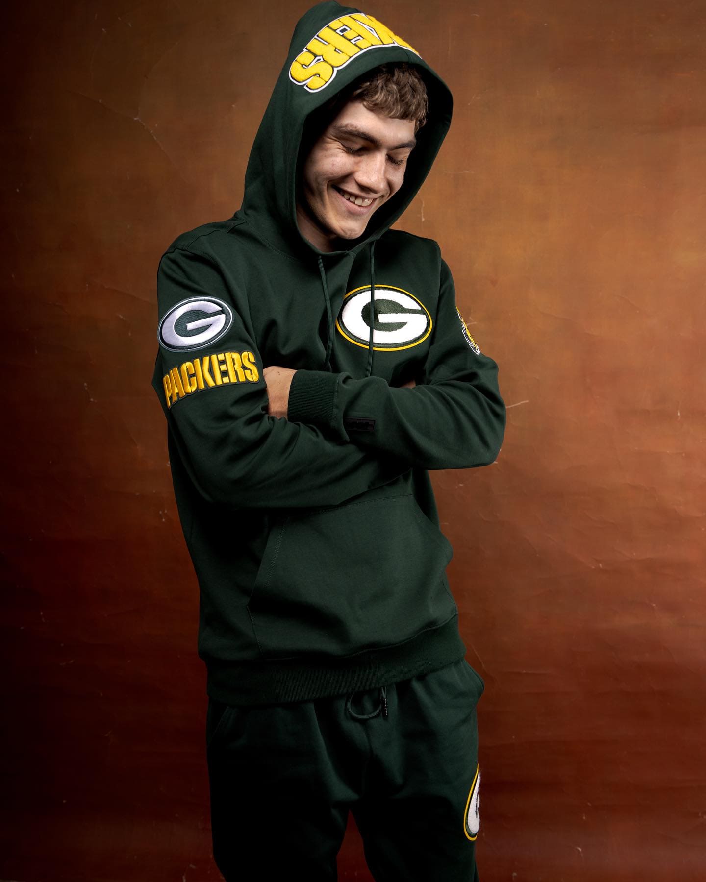 Pro Standard Jumpers Green Bay Packers Pro Standard NFL Team Chenille Hoodie Jumper - Green