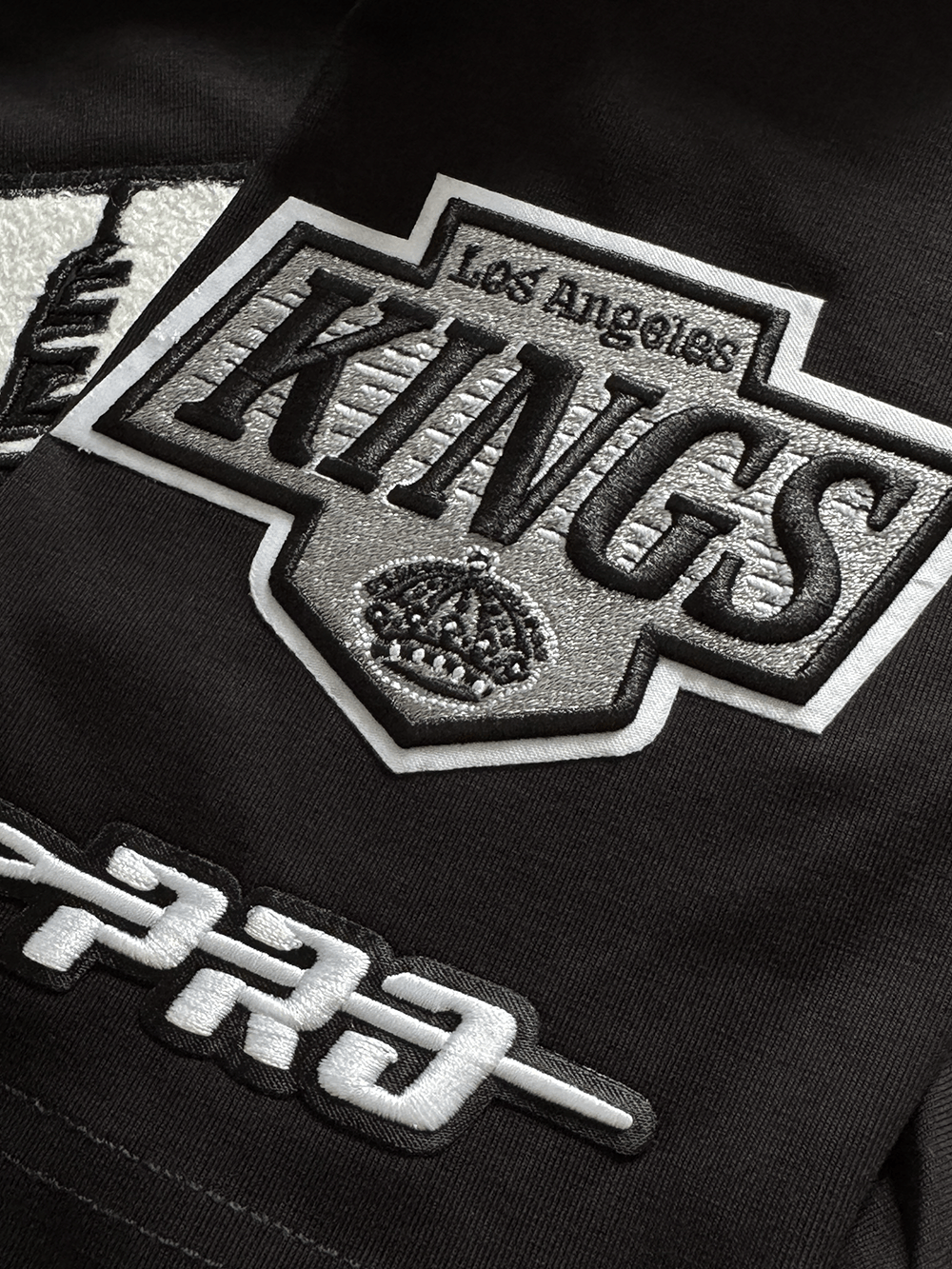 Pro Standard T-Shirts Los Angeles Kings Pro Standard NHL Classic Chenille Flex T-Shirt - Black