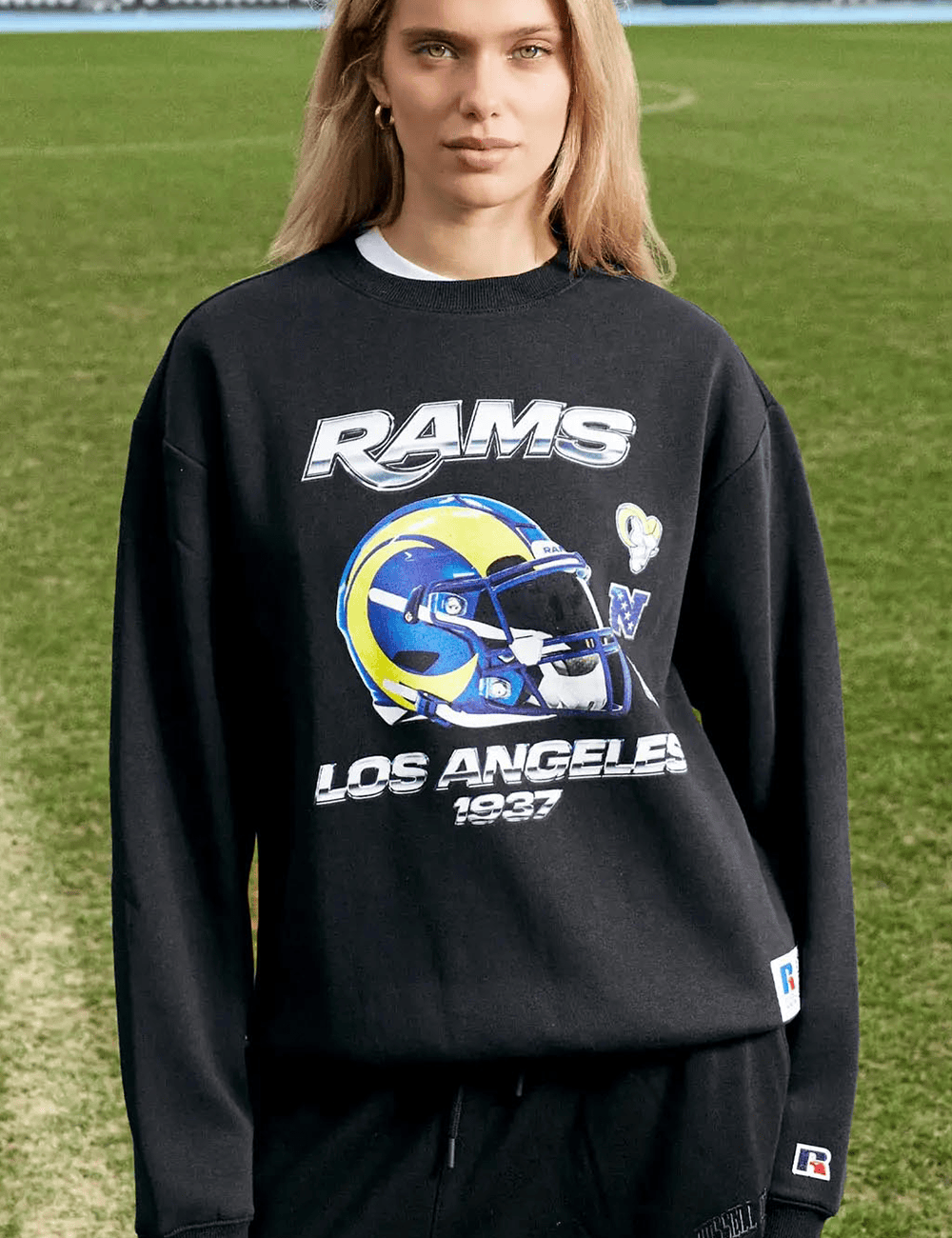 Russell Athletic Jumpers Los Angeles Rams Russell Athletic NFL Chrome Badge Crew Jumper - Black