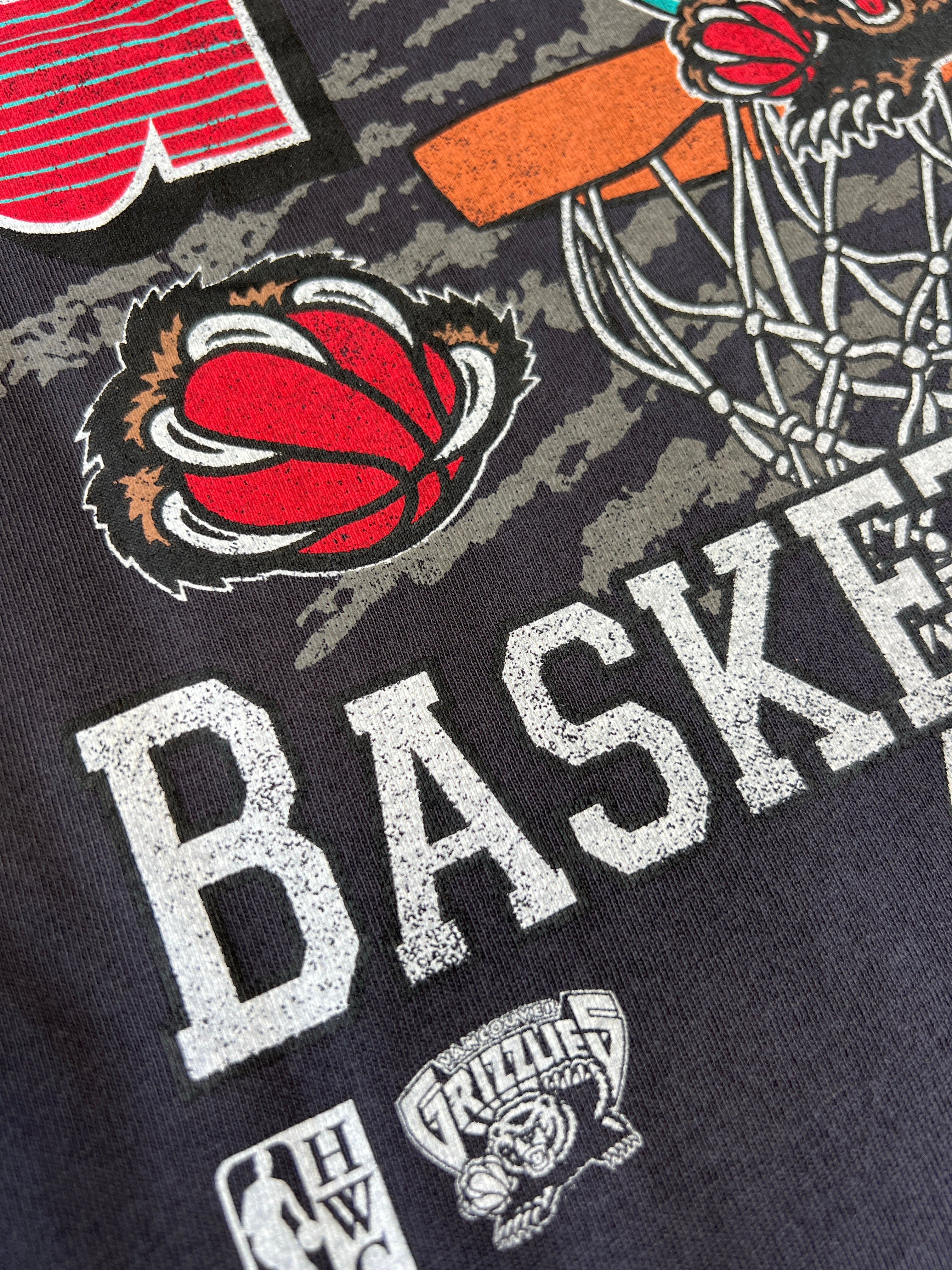 Mitchell And Ness T-Shirts Memphis Grizzlies Mitchell & Ness NBA Basketed Vintage T-Shirt - Overdyed Black