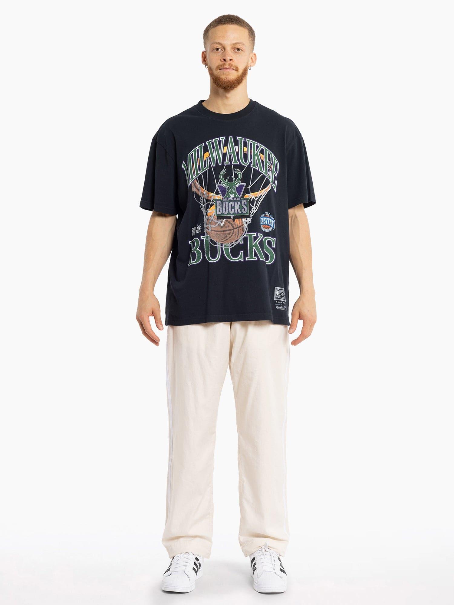 Mitchell And Ness T-Shirts Milwaukee Bucks Mitchell & Ness NBA HWC In The Net Vintage T-Shirt - Faded Black