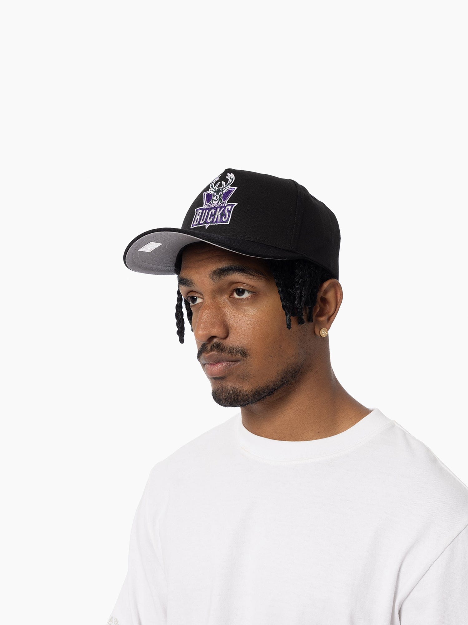Mitchell And Ness Caps Milwaukee Bucks Mitchell & Ness NBA HWC Pro Pinch Snapback Hat - Black