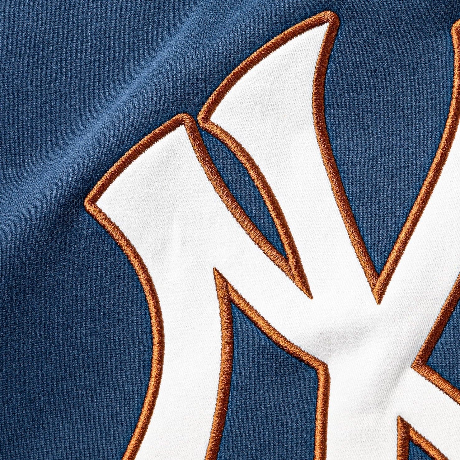 Majestic Athletic Jumpers New York Yankees Majestic MLB Applique Vintage Crew Jumper - French Navy
