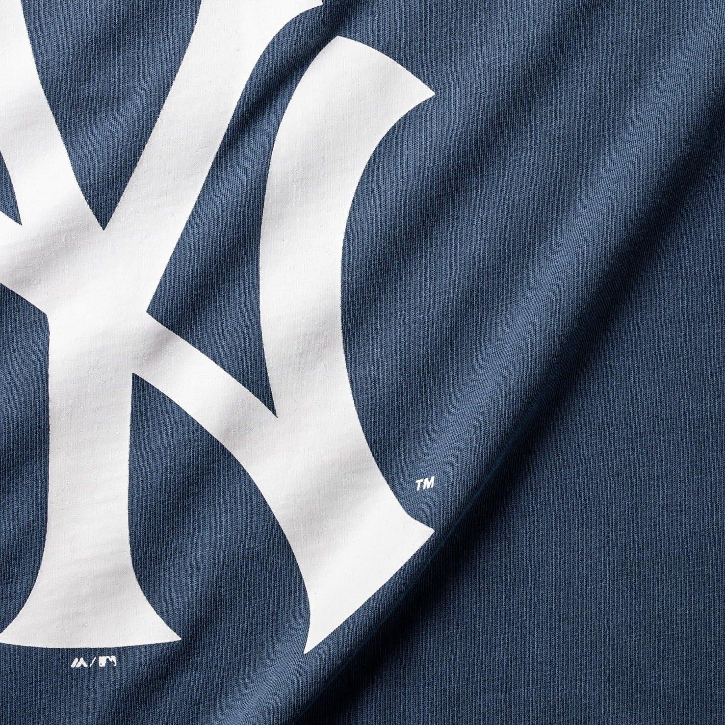 Majestic Athletic T-Shirts New York Yankees Majestic MLB Large Logo Vintage T-Shirt - French Navy