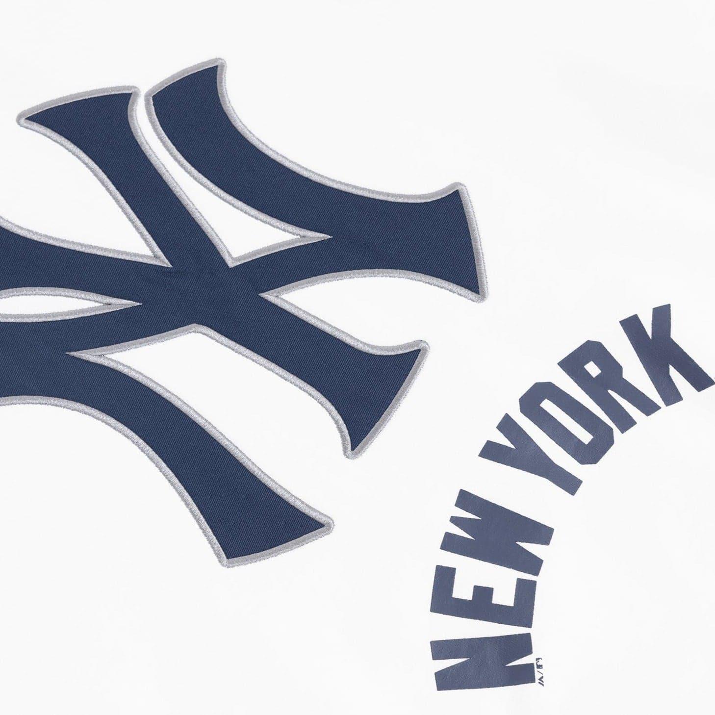 Majestic Athletic Jumpers New York Yankees Majestic MLB V Ath Vintage Crew Jumper - Vintage White