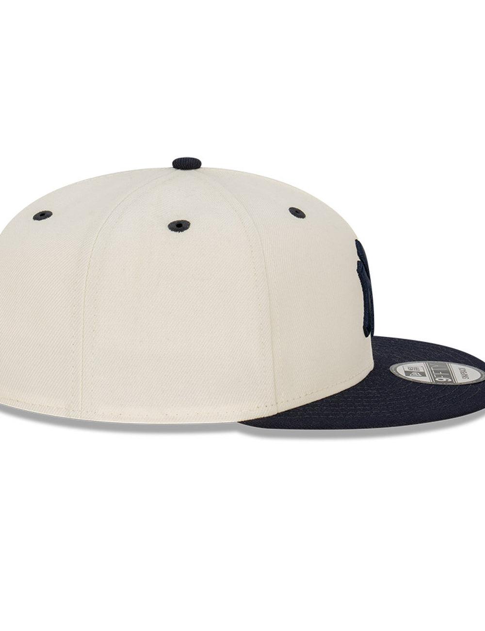New Era Caps New York Yankees New Era MLB 2 Tone 9FIFTY Snapback Hat - Chrome White