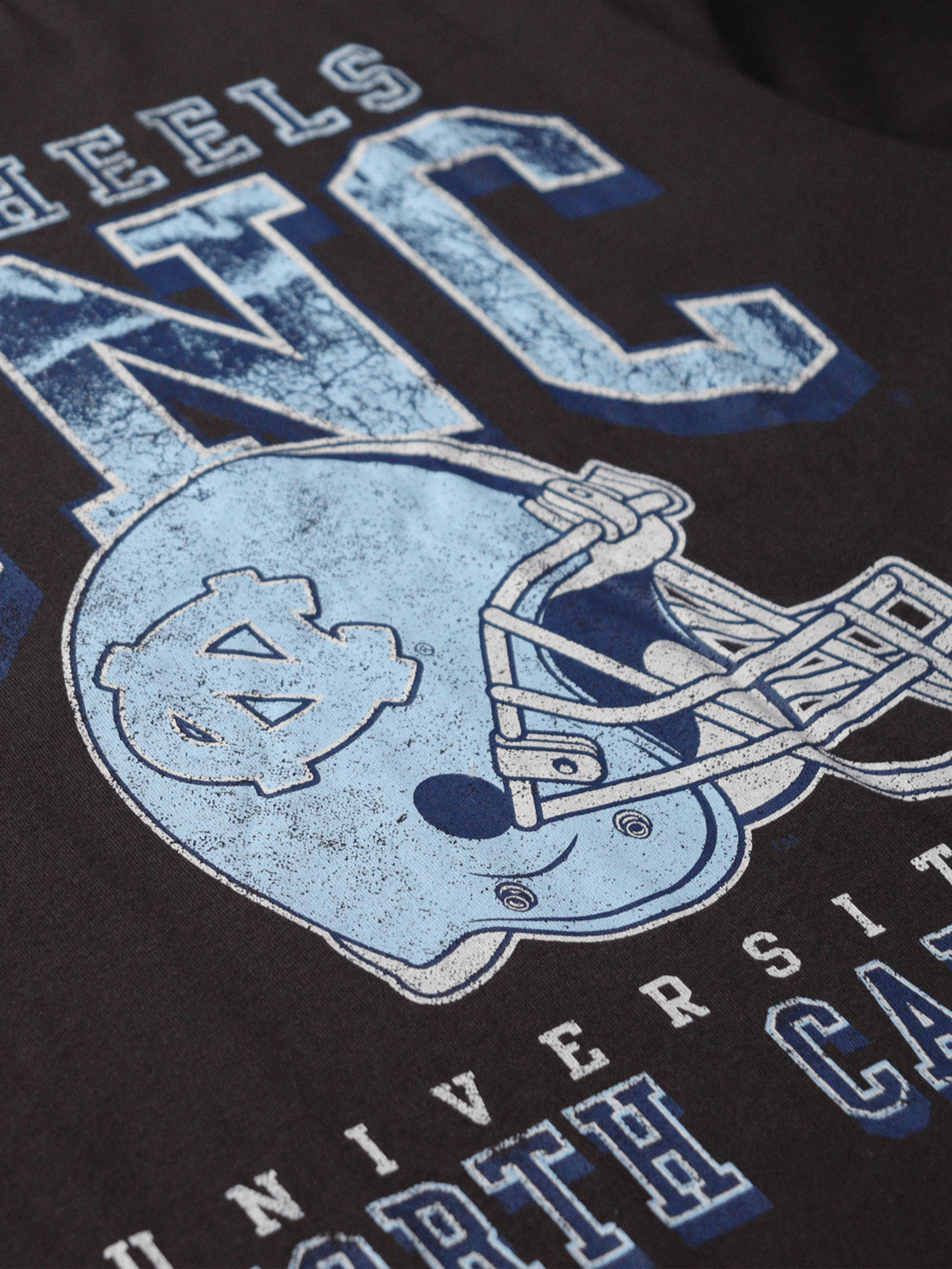 Mitchell And Ness T-Shirts North Carolina Tar Heels Mitchell & Ness NCAA Champs Arch Vintage T-Shirt - Washed Black