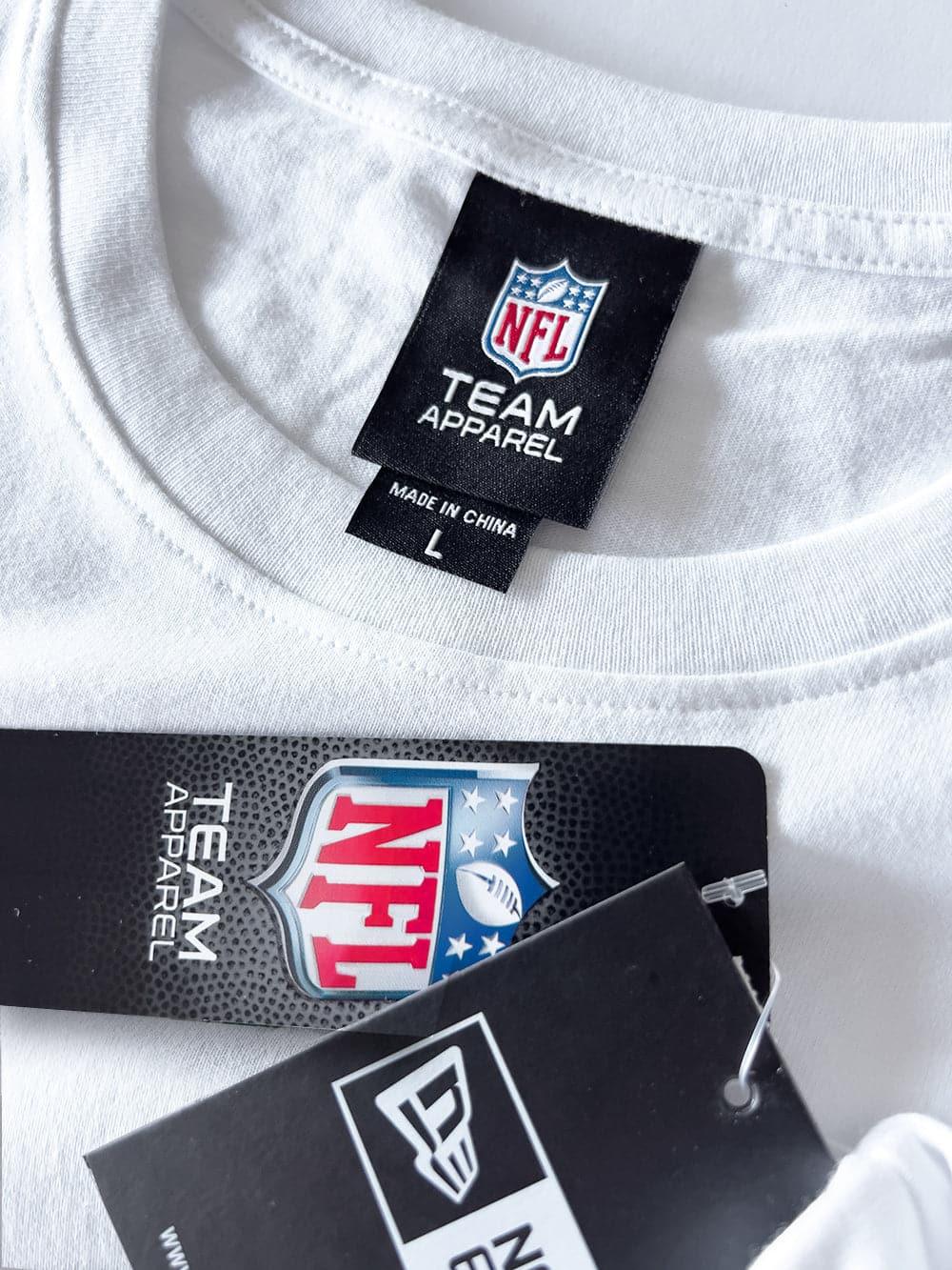 New Era T-Shirts Philadelphia Eagles New Era NFL Helmet Crest T-Shirt - White