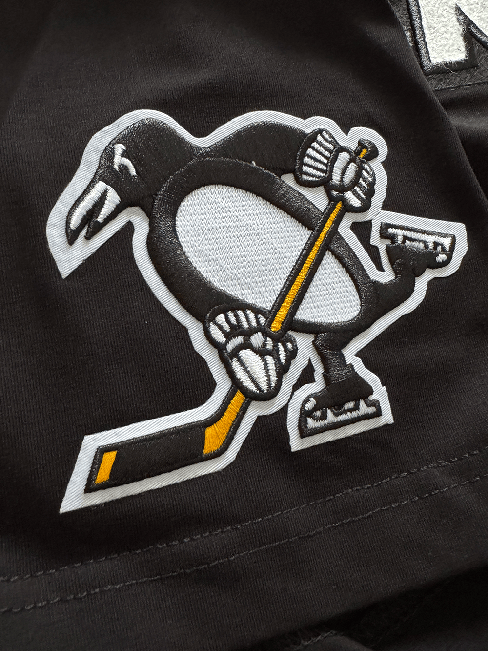 Pro Standard T-Shirts Pittsburgh Penguins Pro Standard NHL Classic Chenille Flex T-Shirt - Black