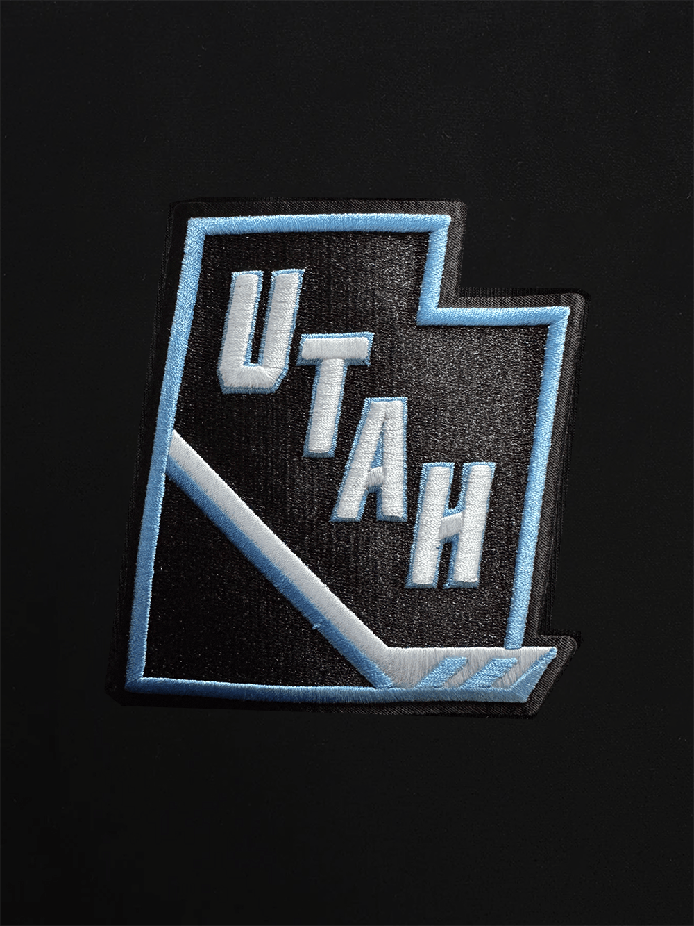 Pro Standard Jumpers Utah Mammoth Pro Standard NHL Classic Chenille Flex Hoodie Jumper - Black