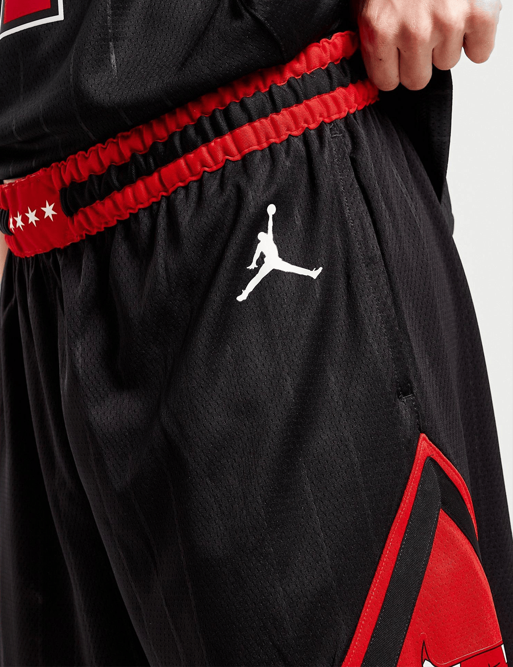 Nike Shorts Youths Chicago Bulls Nike NBA Statement Swingman Shorts - Black
