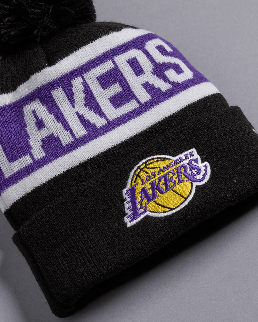 New Era Beanies Youths Youths Los Angeles Lakers New Era NBA Spell Out Pomless Knit Beanie - Black