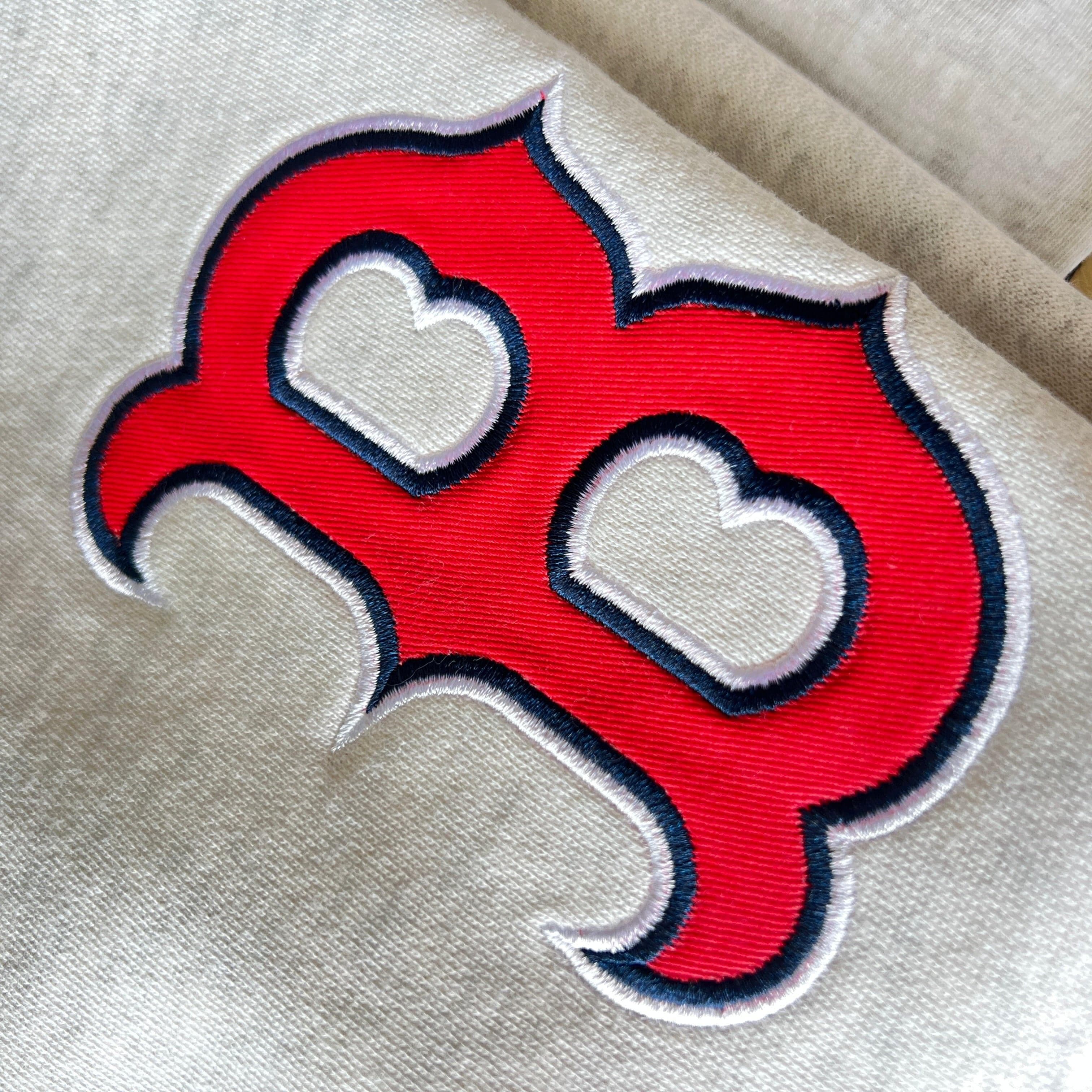 Majestic Athletic Jumpers Boston Red Sox Majestic MLB Applique Logo Crew Jumper - White Marle