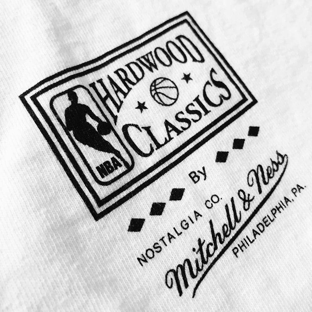 Mitchell And Ness T-Shirts Brooklyn Nets Mitchell & Ness NBA HWC Distressed Logo T-Shirt - White