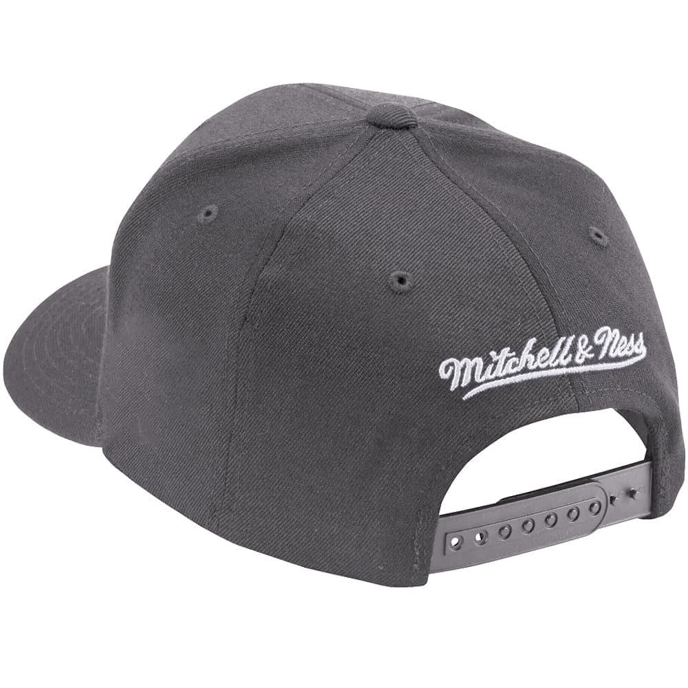 Mitchell And Ness Caps Brooklyn Nets Mitchell & Ness NBA Laguana Curve Snapback Hat - Grey