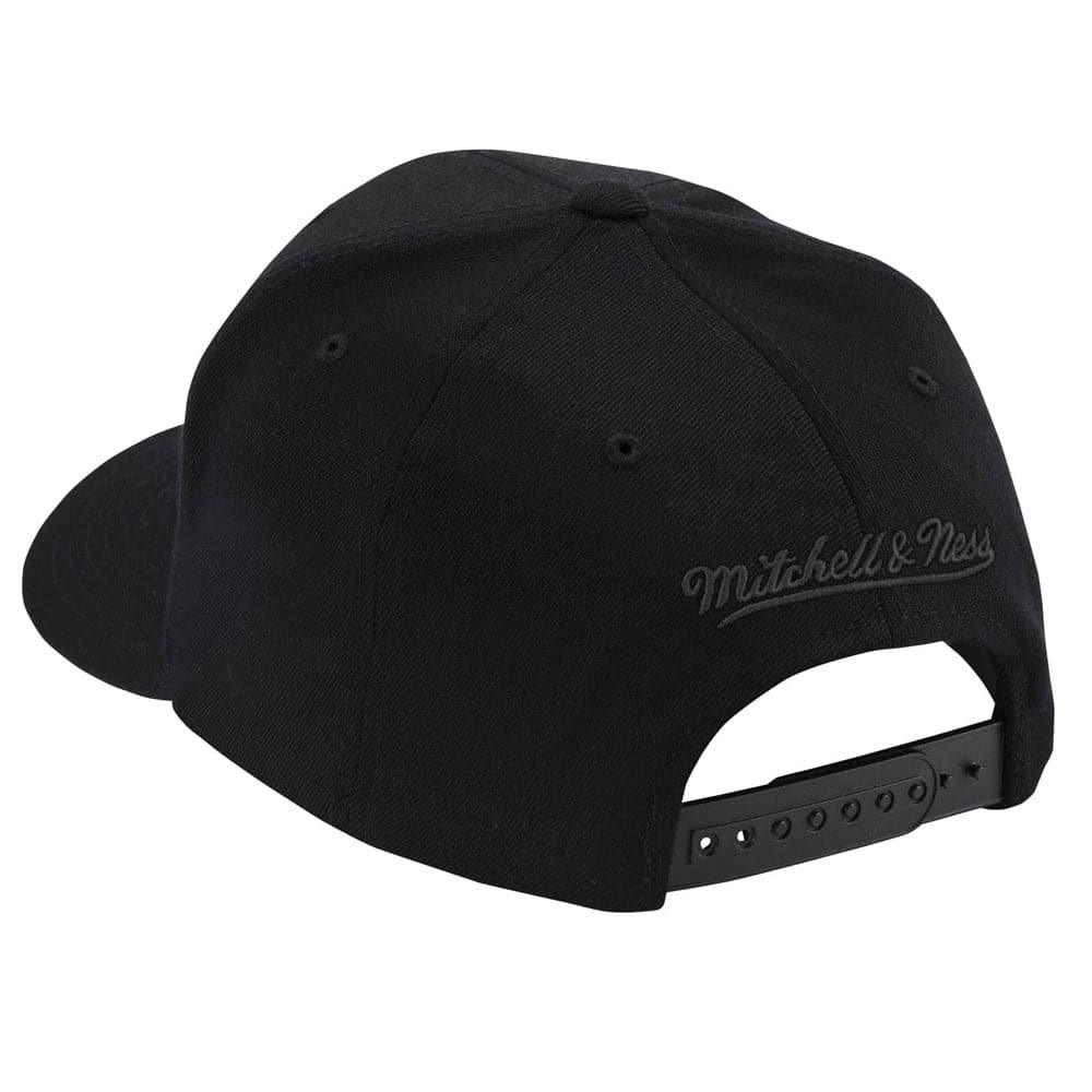 Mitchell And Ness Caps Brooklyn Nets Mitchell & Ness NBA Team Classic Red Snapback Hat - Black