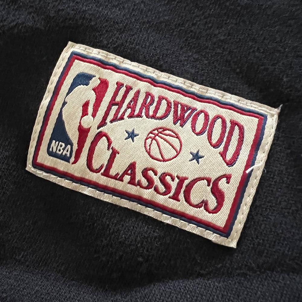 Mitchell And Ness Jumpers Charlotte Hornets Mitchell & Ness NBA Arch Net Vintage Crew Jumper - Faded Black