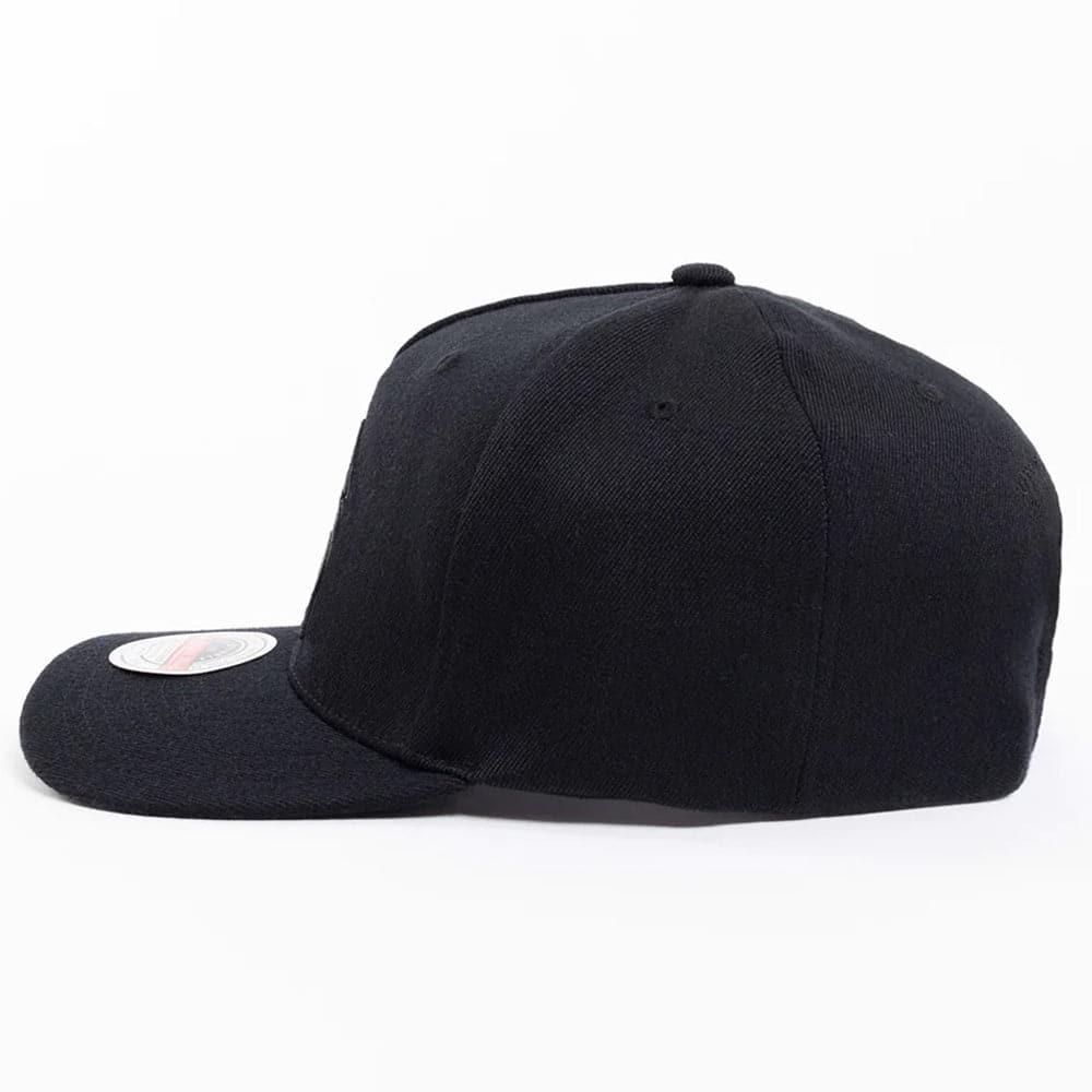 Mitchell And Ness Caps Charlotte Hornets Mitchell & Ness NBA Black On Black Classic Red Snapback Hat