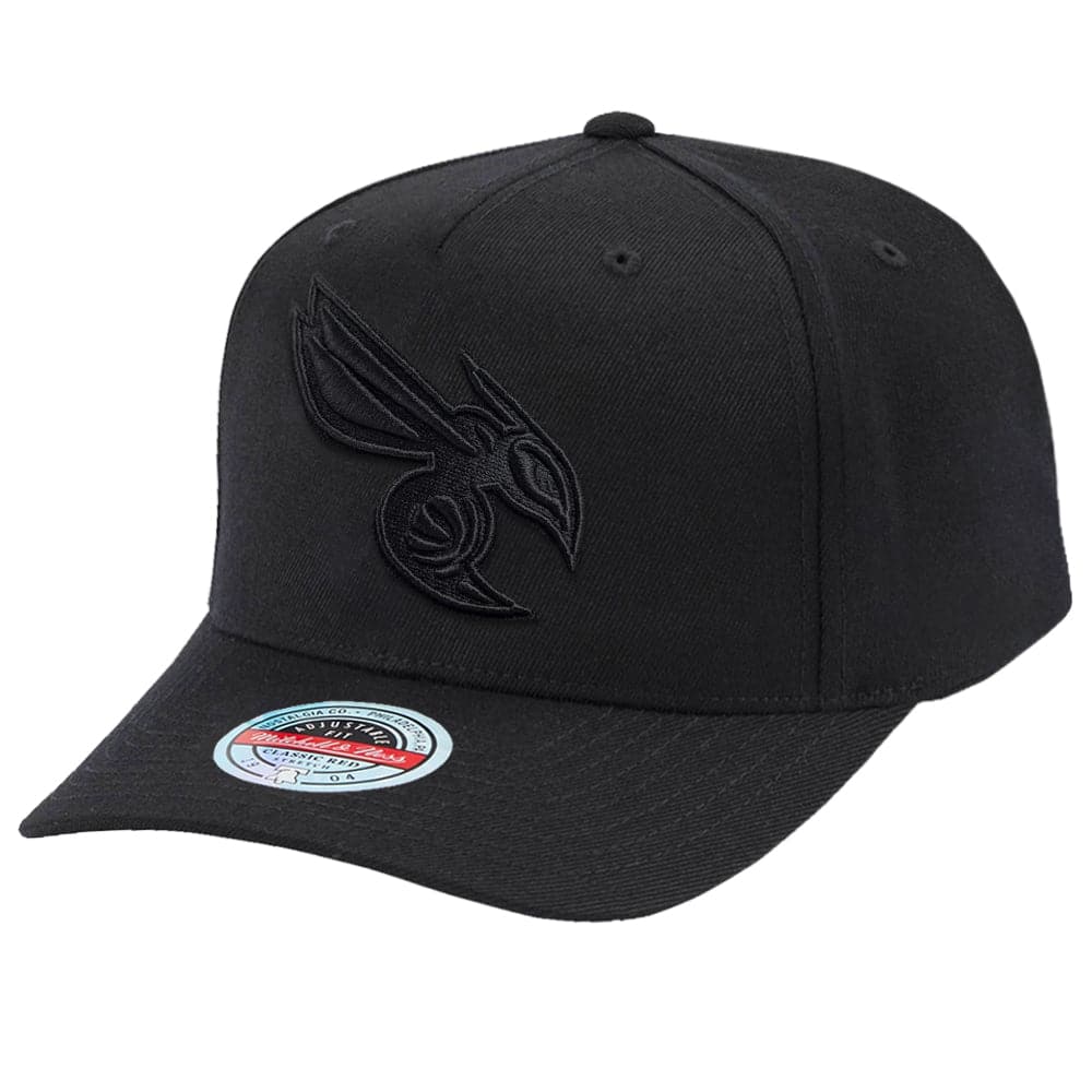 Mitchell And Ness Caps Charlotte Hornets Mitchell & Ness NBA Black On Black Classic Red Snapback Hat