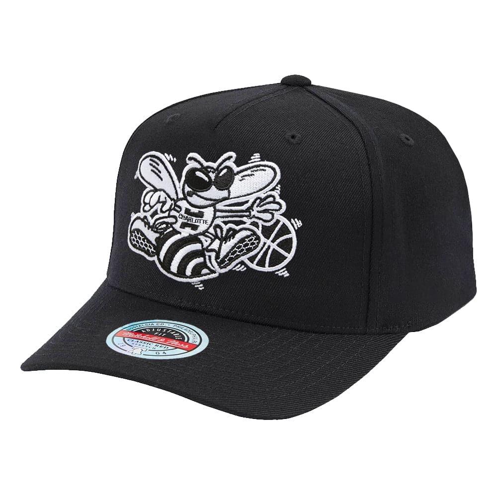 Mitchell And Ness Caps Charlotte Hornets Mitchell & Ness NBA Black & White Classic Red Curve Snapback Hat