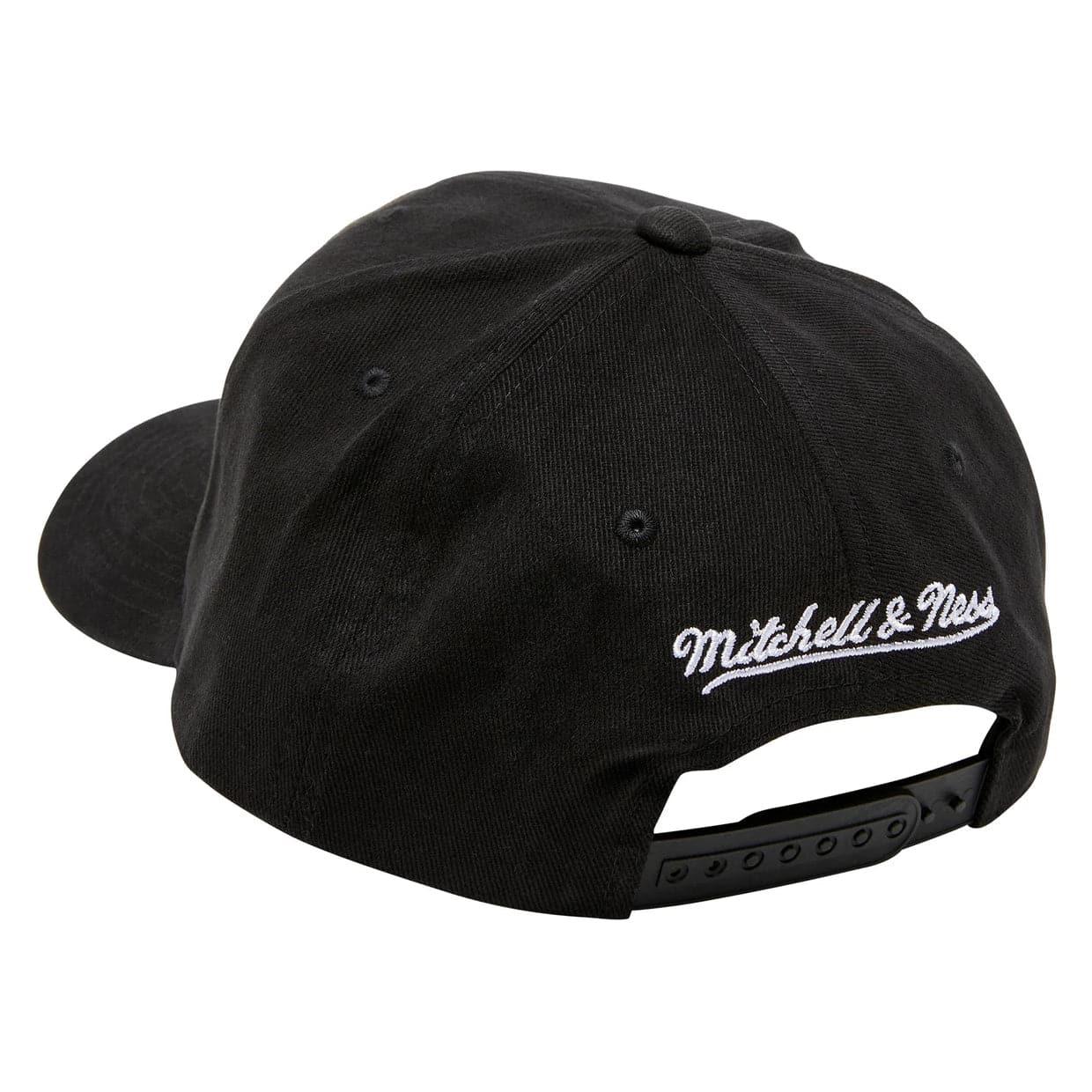 Mitchell And Ness Caps Chicago Bulls Mitchell & Ness NBA 3 Time Champs Curved Deadstock Snapback Hat - Black