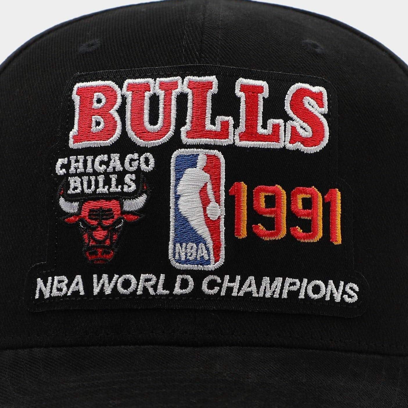 Mitchell And Ness Caps Chicago Bulls Mitchell & Ness NBA 91 Champs Curved Deadstock Snapback Hat - Black