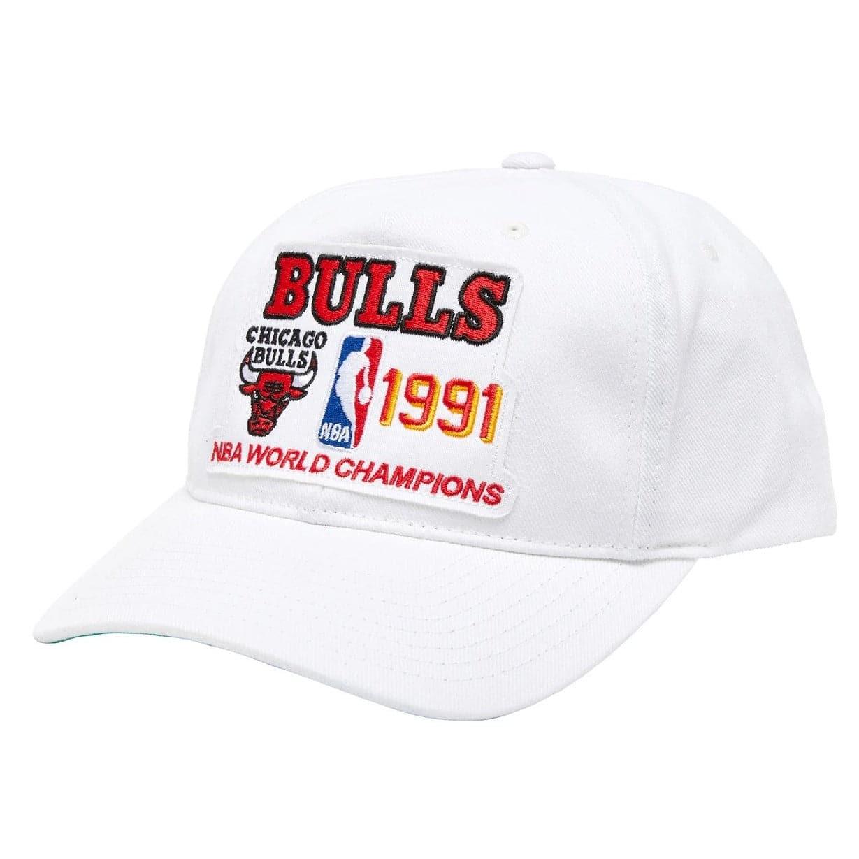 Mitchell And Ness Caps Chicago Bulls Mitchell & Ness NBA 91 Champs Curved Deadstock Snapback Hat - White