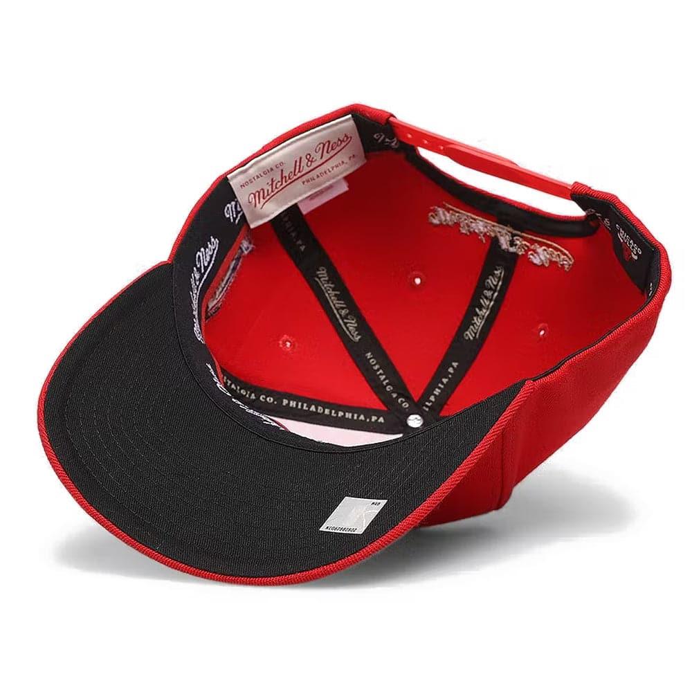 Mitchell And Ness Caps Chicago Bulls Mitchell & Ness NBA 96 Champs Classic Red Snapback Hat - Red