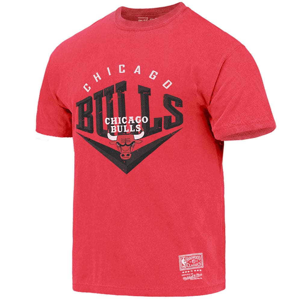 Mitchell And Ness T-Shirts Chicago Bulls Mitchell & Ness NBA Beveled Vintage T-Shirt - Faded Red