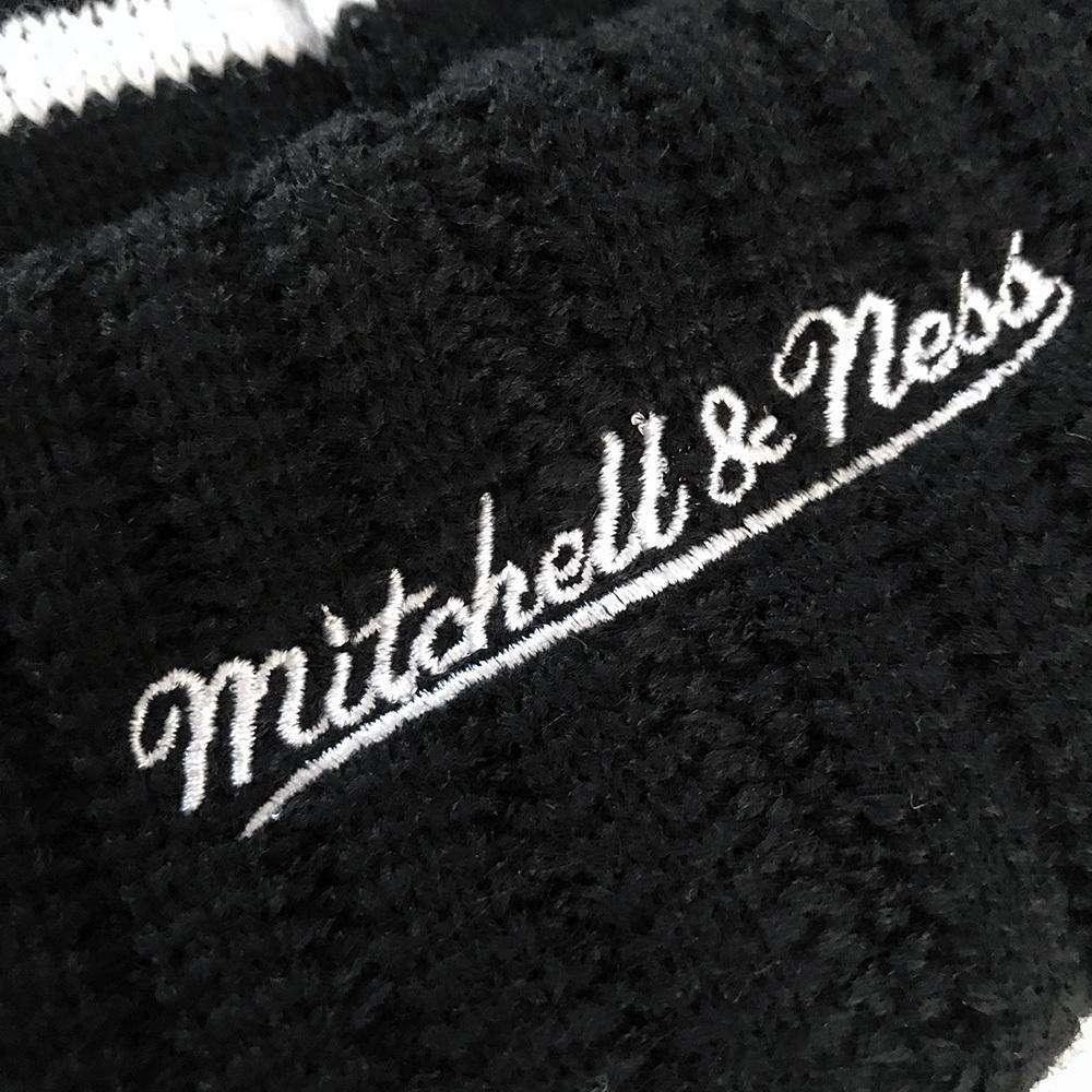 Mitchell And Ness Beanies Chicago Bulls Mitchell & Ness NBA Black & White HWC High 5 Knit Beanie