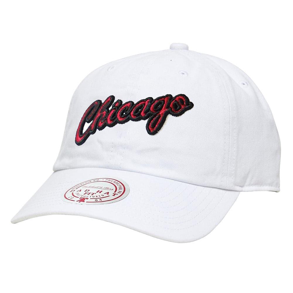 Mitchell And Ness Caps Chicago Bulls Mitchell & Ness NBA Buzzer Unstructured Curve Strapback Hat - White