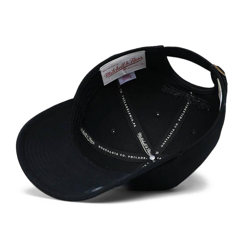 Mitchell And Ness Caps Chicago Bulls Mitchell & Ness NBA Easy As Champs Strapback Dad Hat - Black