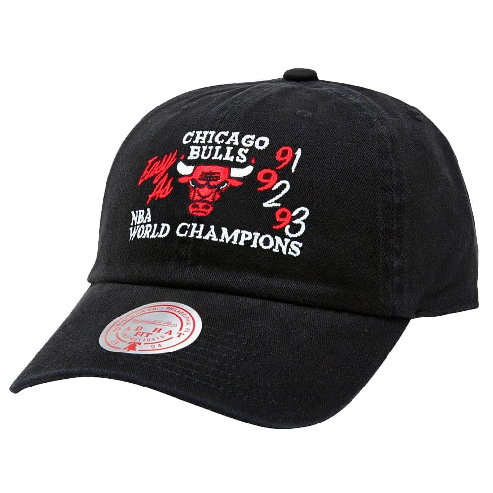 Mitchell And Ness Caps Chicago Bulls Mitchell & Ness NBA Easy As Champs Strapback Dad Hat - Black