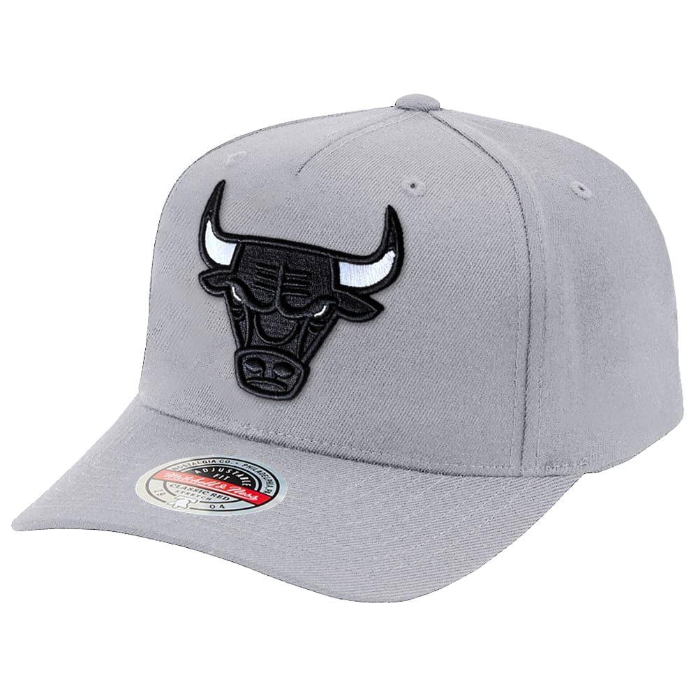 Mitchell And Ness Caps Chicago Bulls Mitchell & Ness NBA Greytones Classic Red Snapback Hat - Grey