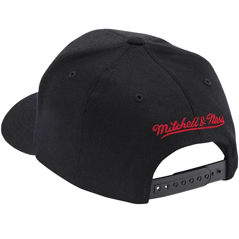 Mitchell And Ness Caps Chicago Bulls Mitchell & Ness NBA Logo Script Classic Red Snapback Hat - Black