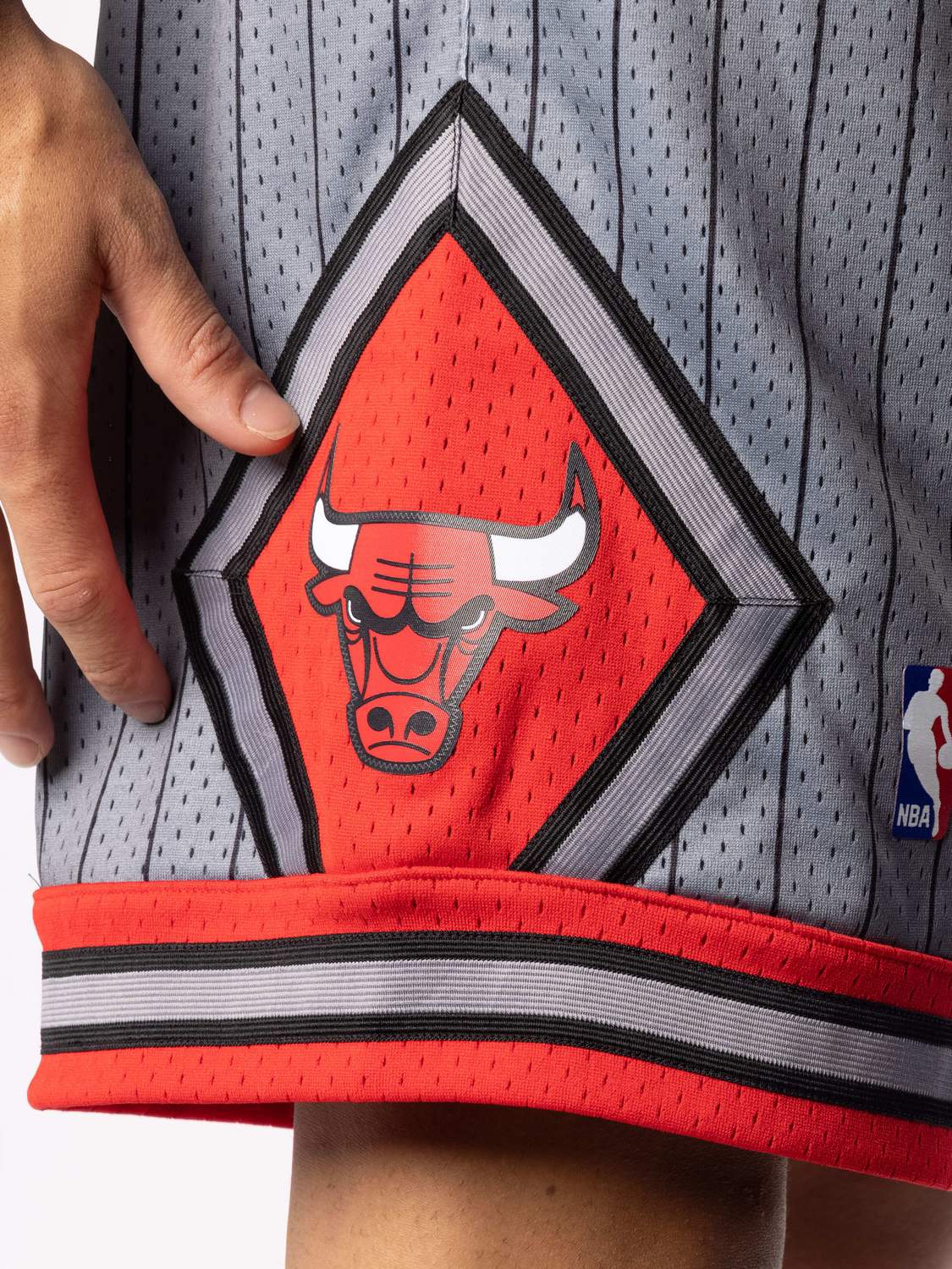 Mitchell And Ness Shorts Chicago Bulls Mitchell & Ness NBA Reload 2.0 95-96 Swingman Shorts - Grey