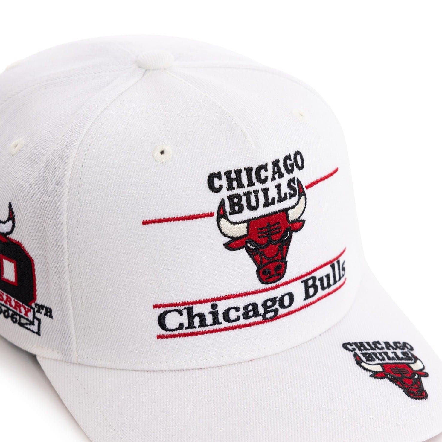 Mitchell And Ness Caps Chicago Bulls Mitchell & Ness NBA Show Up Classic Red Snapback Hat - Off White