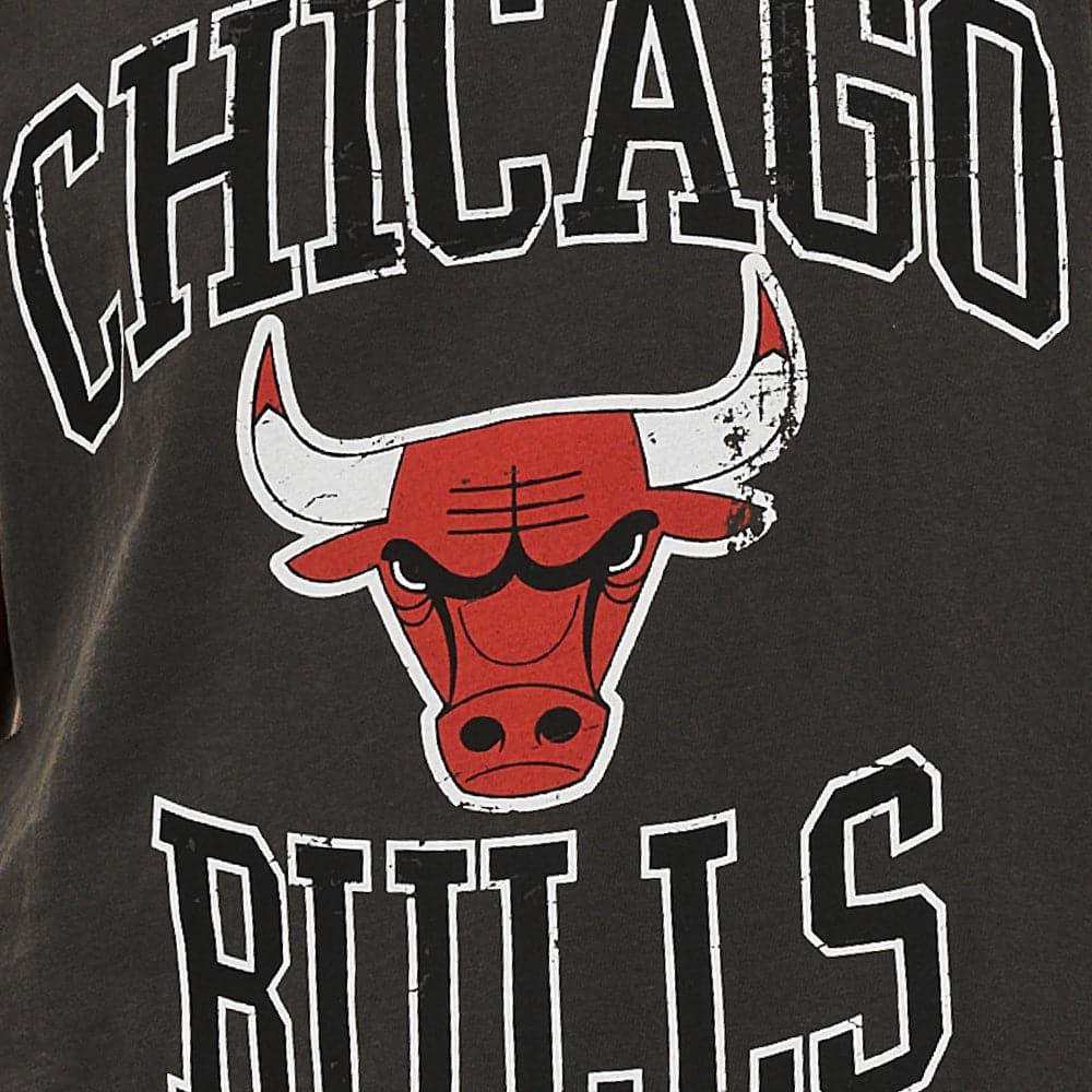 Mitchell And Ness T-Shirts Chicago Bulls Mitchell & Ness NBA Vintage Crest Logo T-Shirt - Faded Black