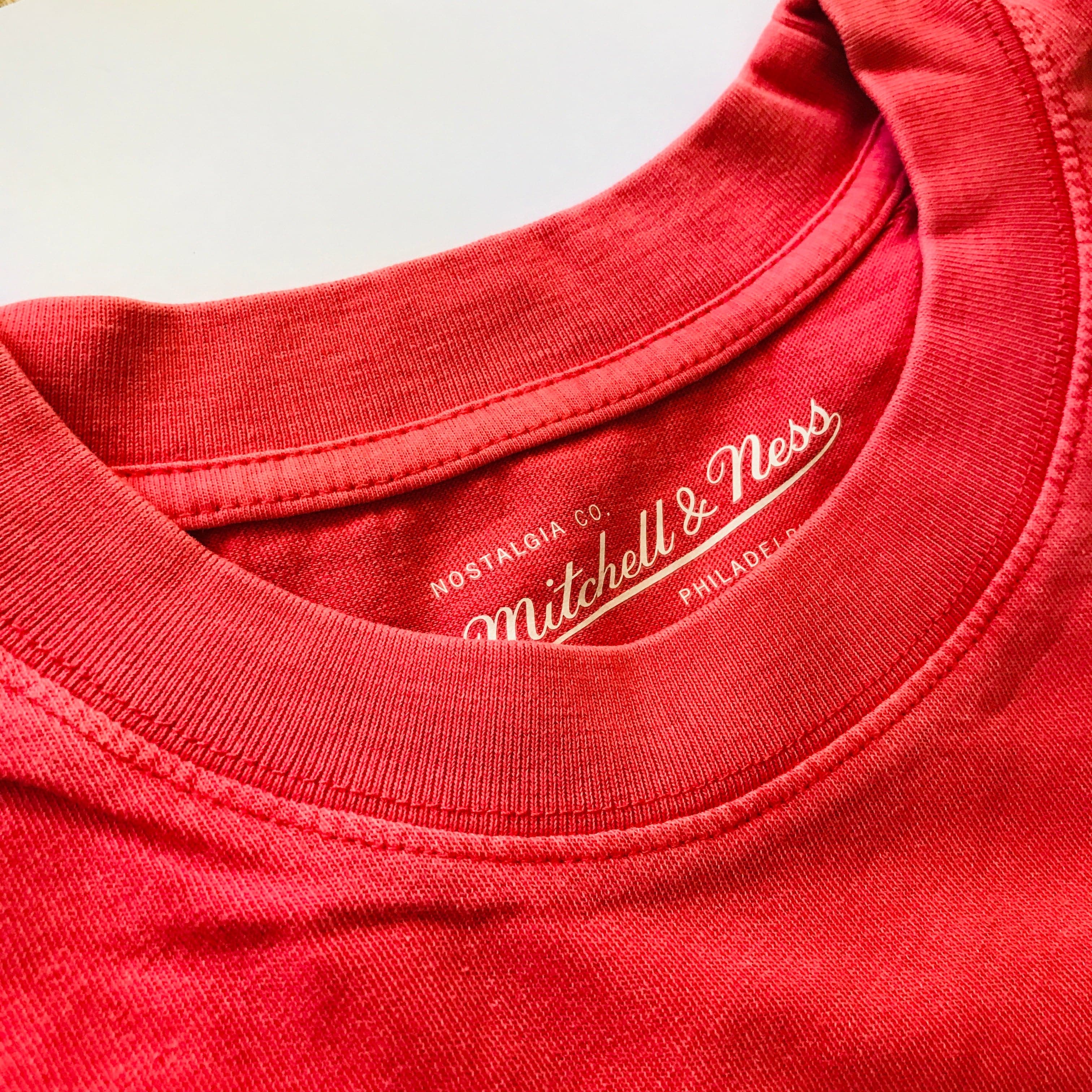 Mitchell And Ness T-Shirts Chicago Bulls Mitchell & Ness NBA Winner Takes All Vintage T-Shirt - Faded Red
